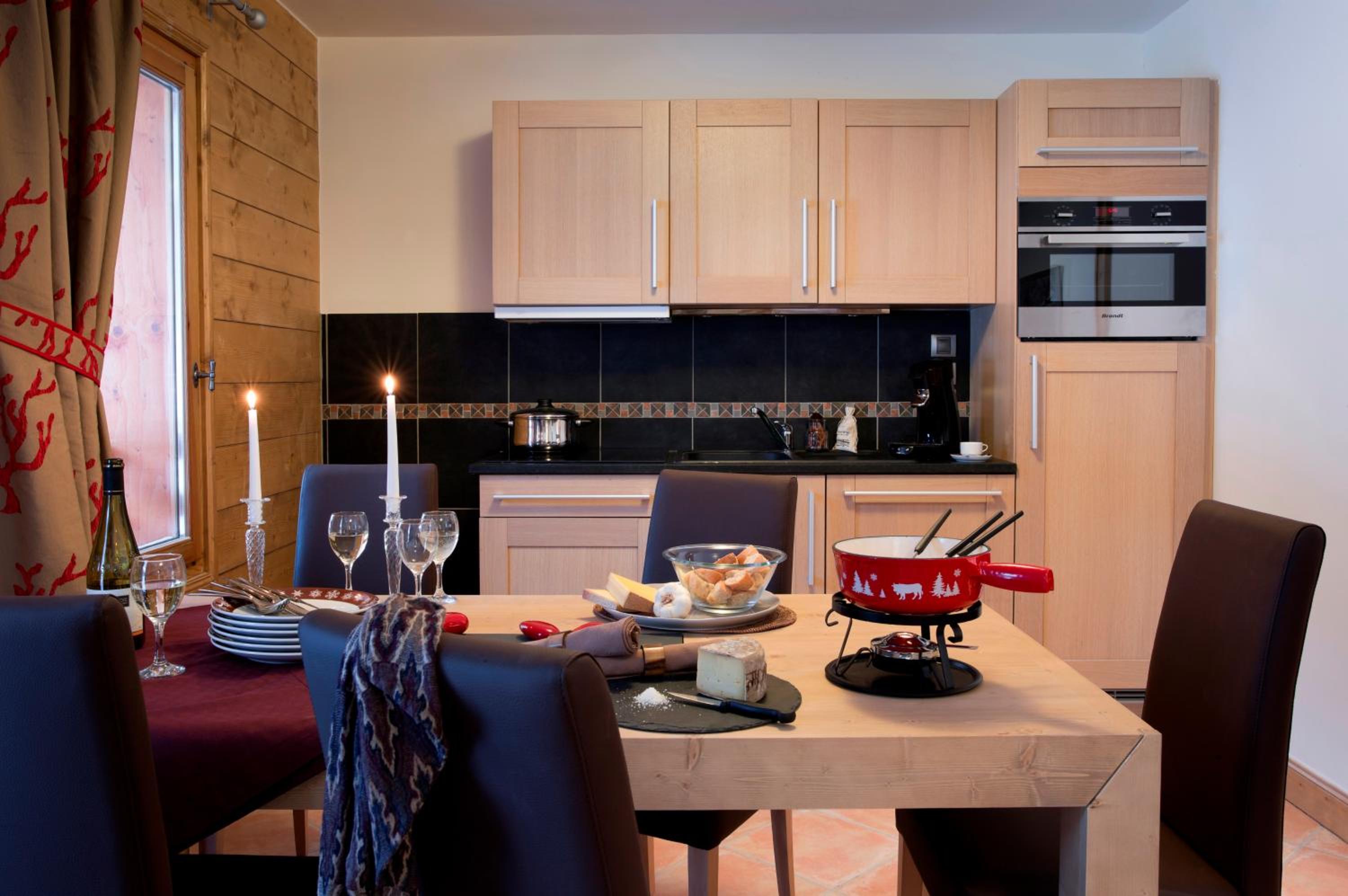 Three-Bedroom Apartment (8 Adults) with Spa Access photo 2