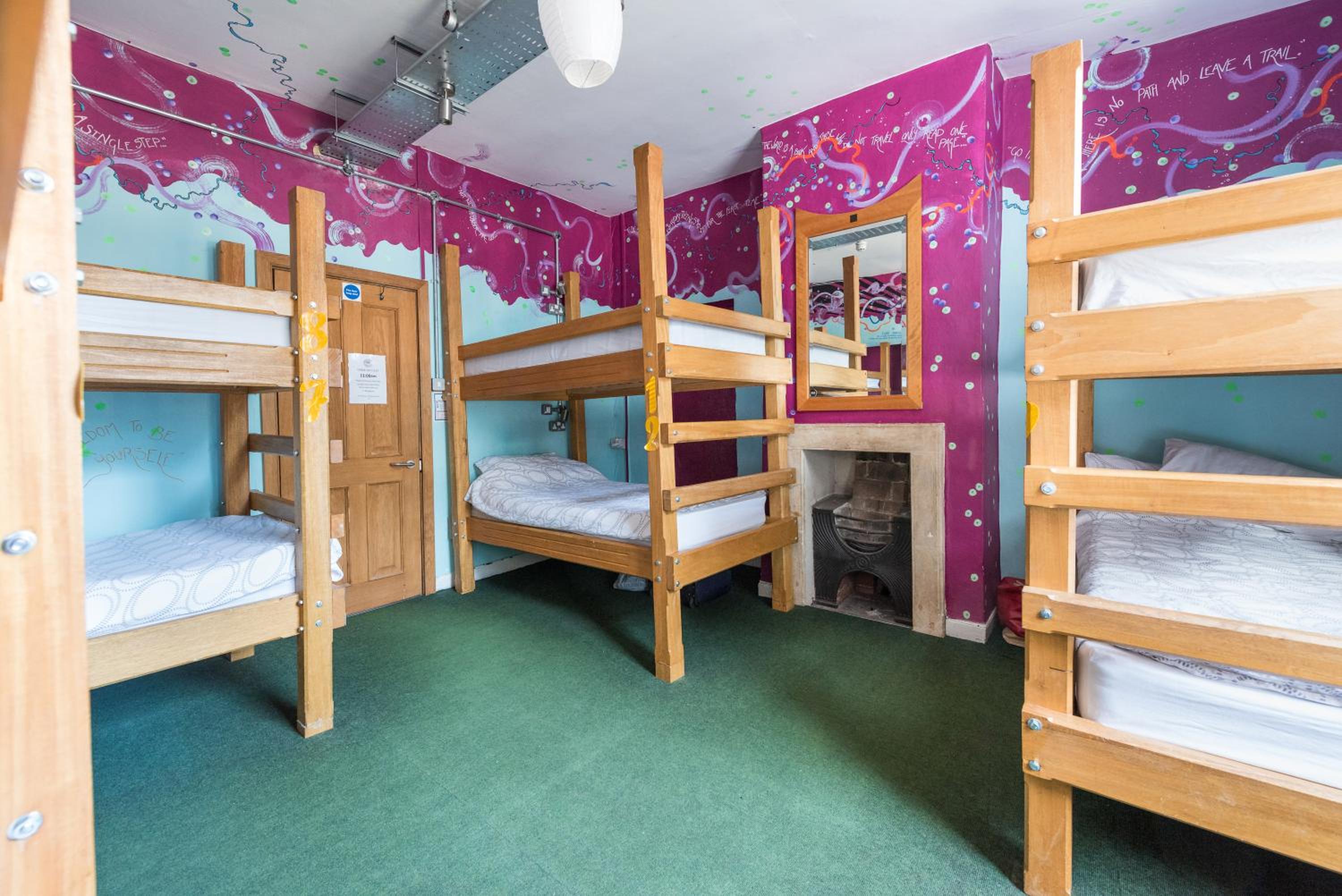 Bed in 8-Bed Mixed Dormitory Room sleeps 8 photo 1