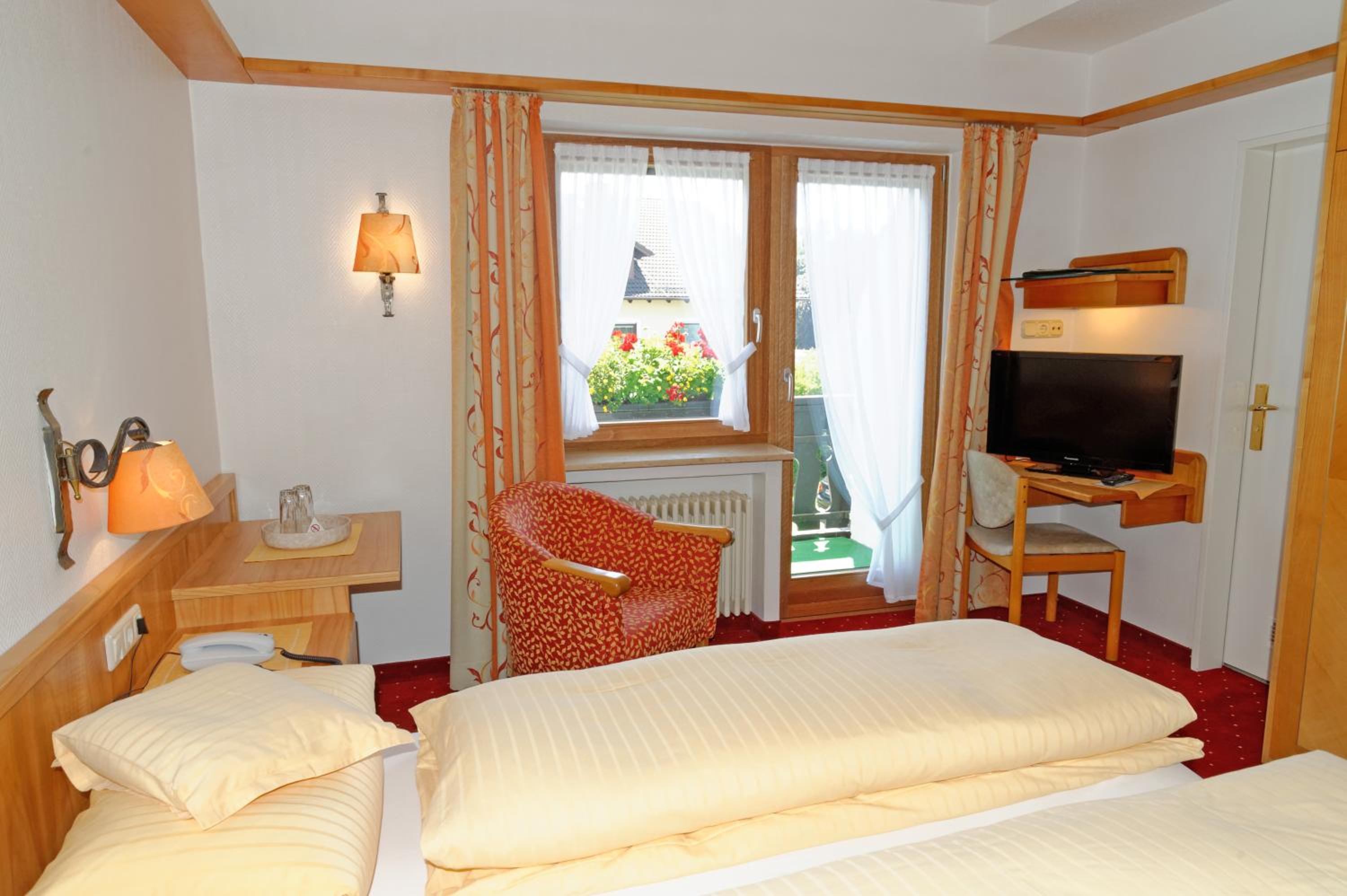 Economy Double Room photo 1