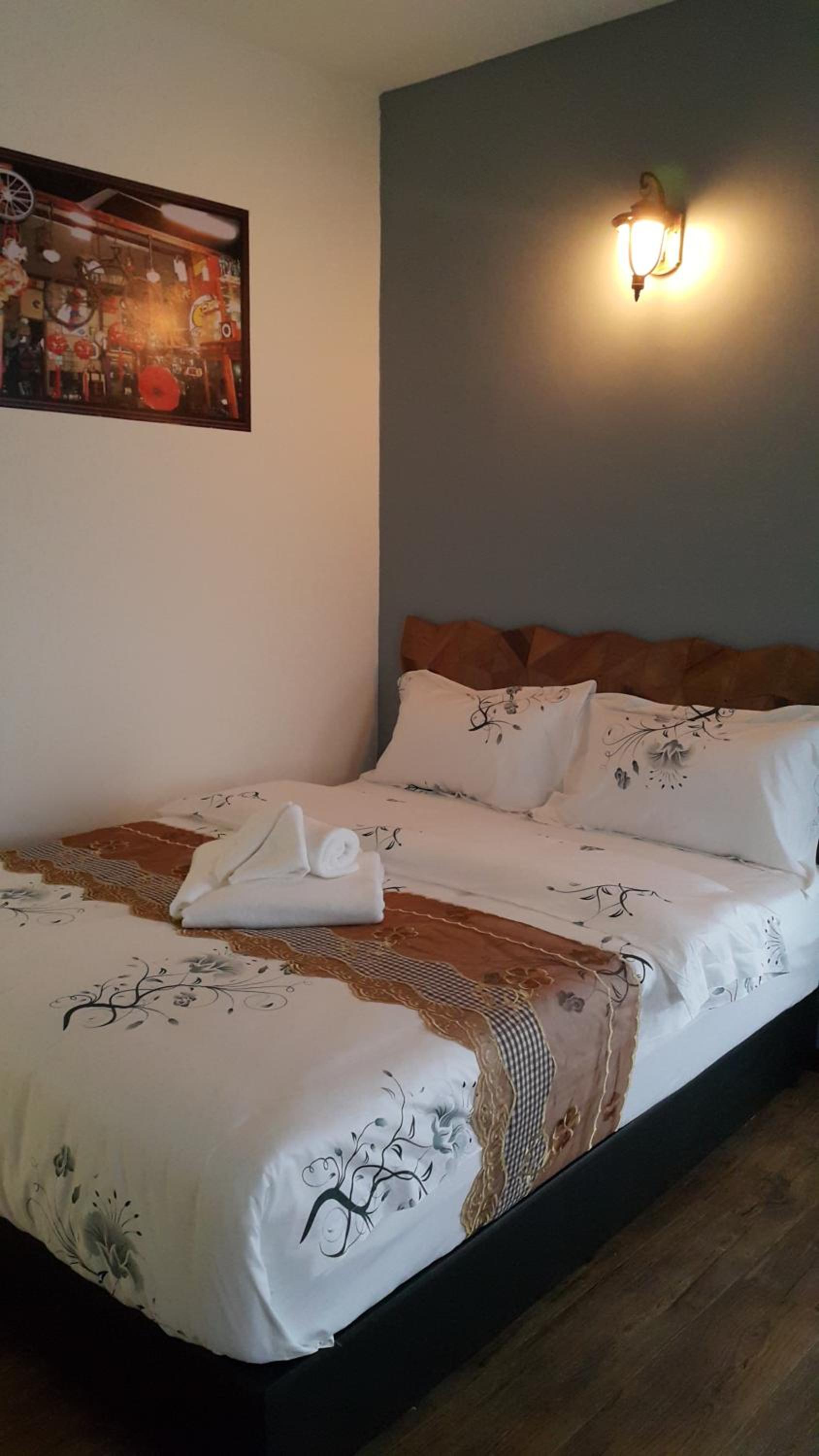 Standard Double Room (No Window) photo 3