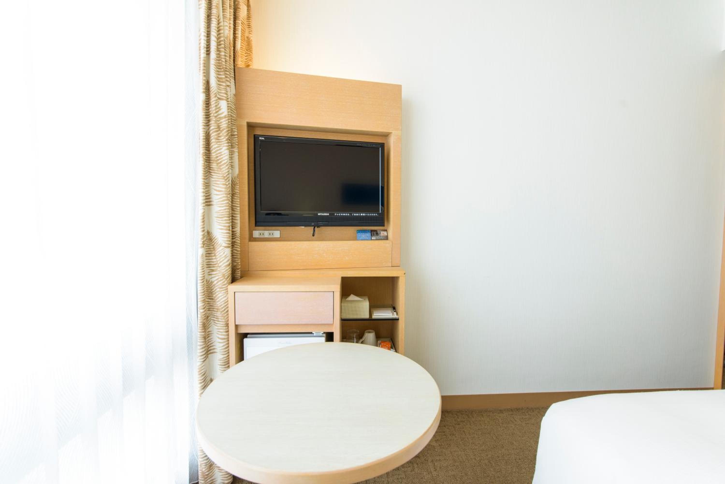 Double Room - Non-Smoking  - Photo 6
