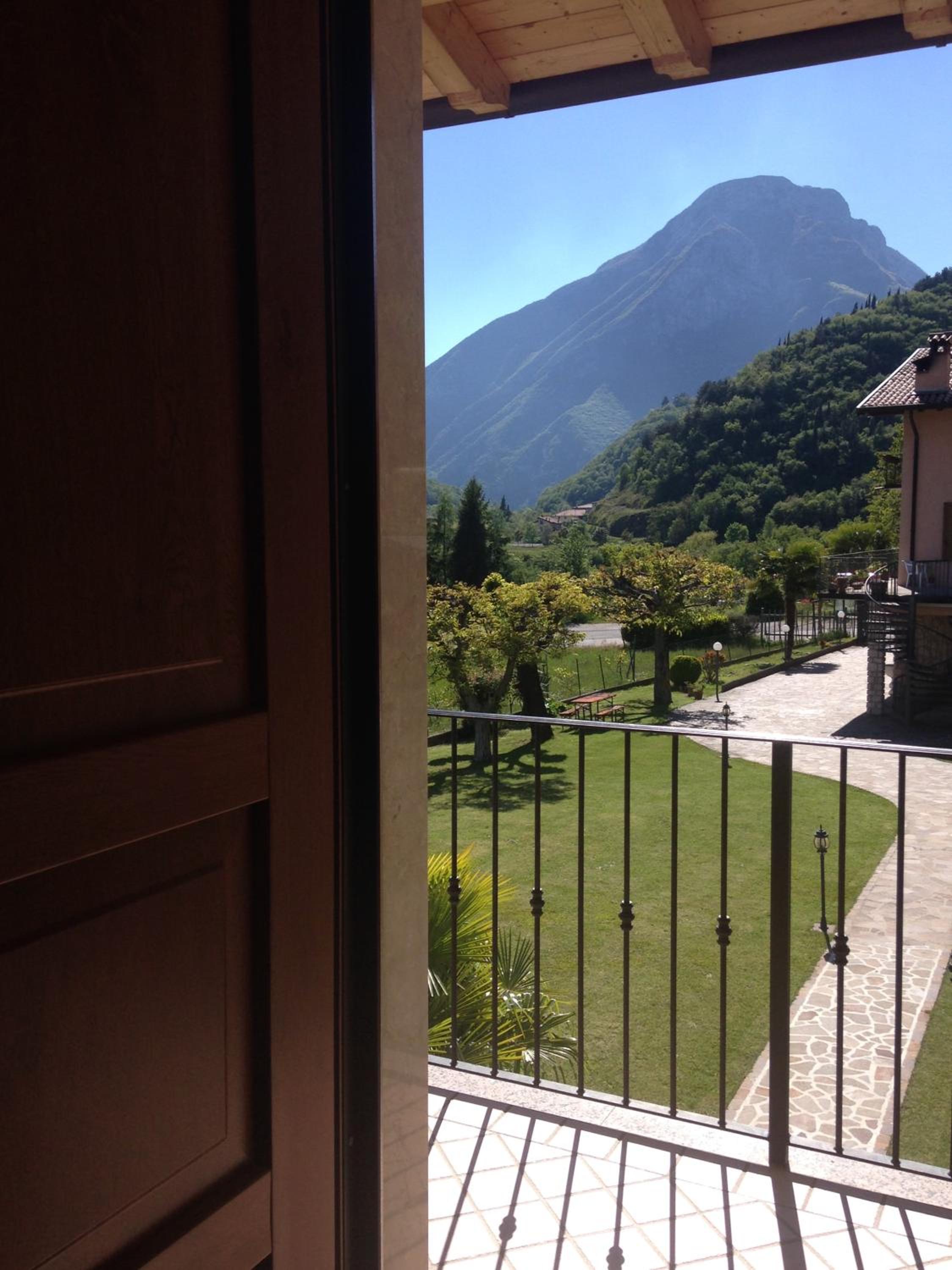 Deluxe Double or Twin Room with Lake View photo 2