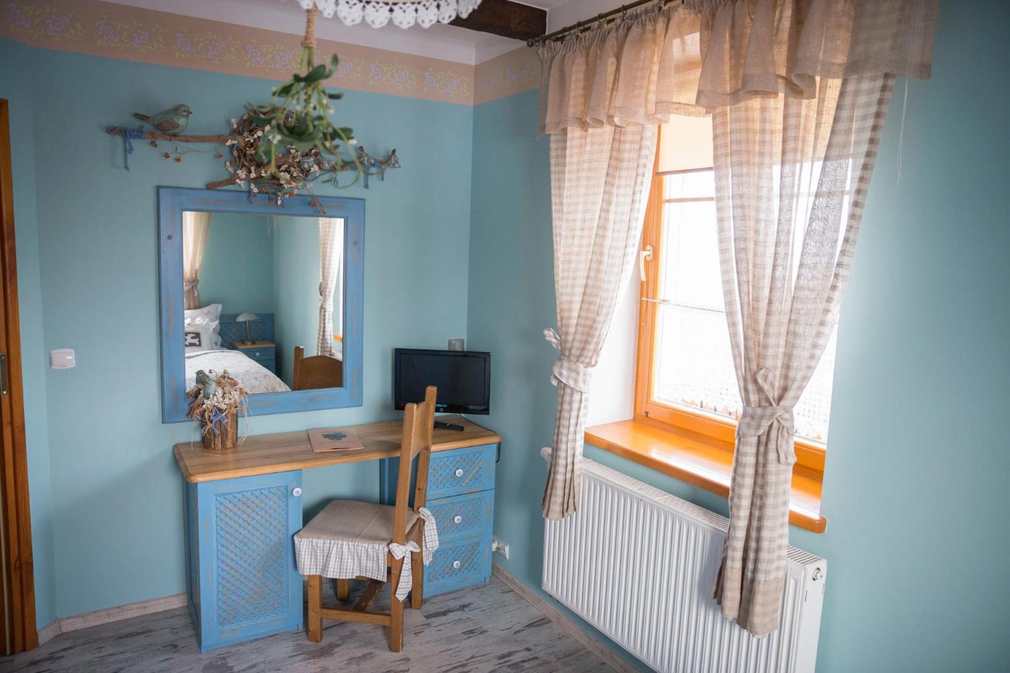 Studio Apartment - Photo 2
