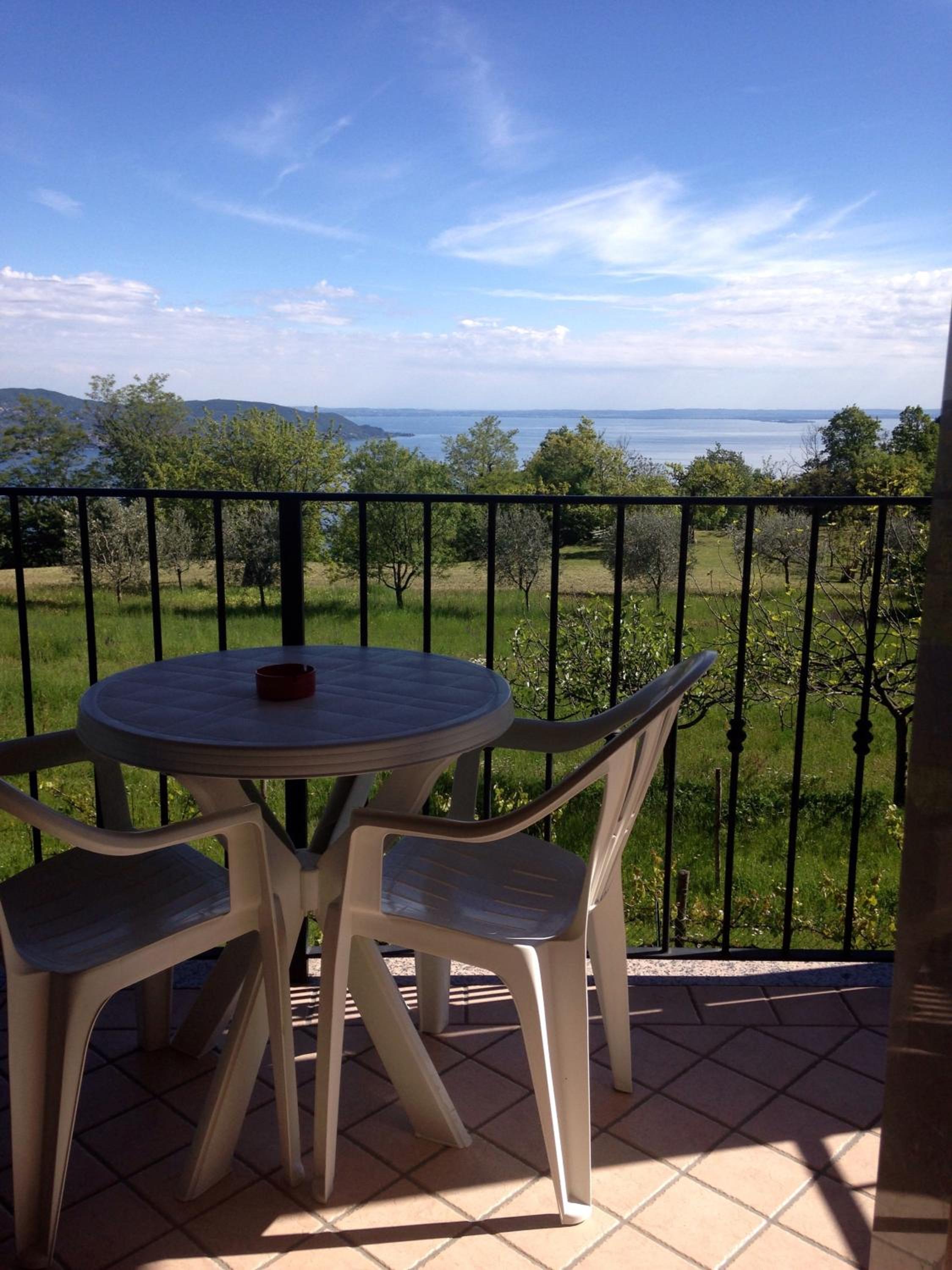 Deluxe Double or Twin Room with Lake View photo 2