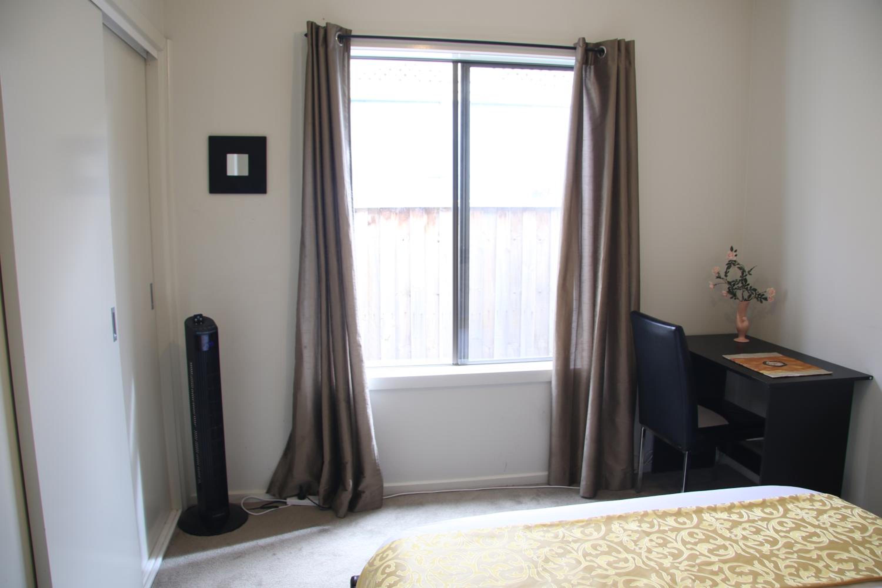 Standard Queen Room with Shared Bathroom