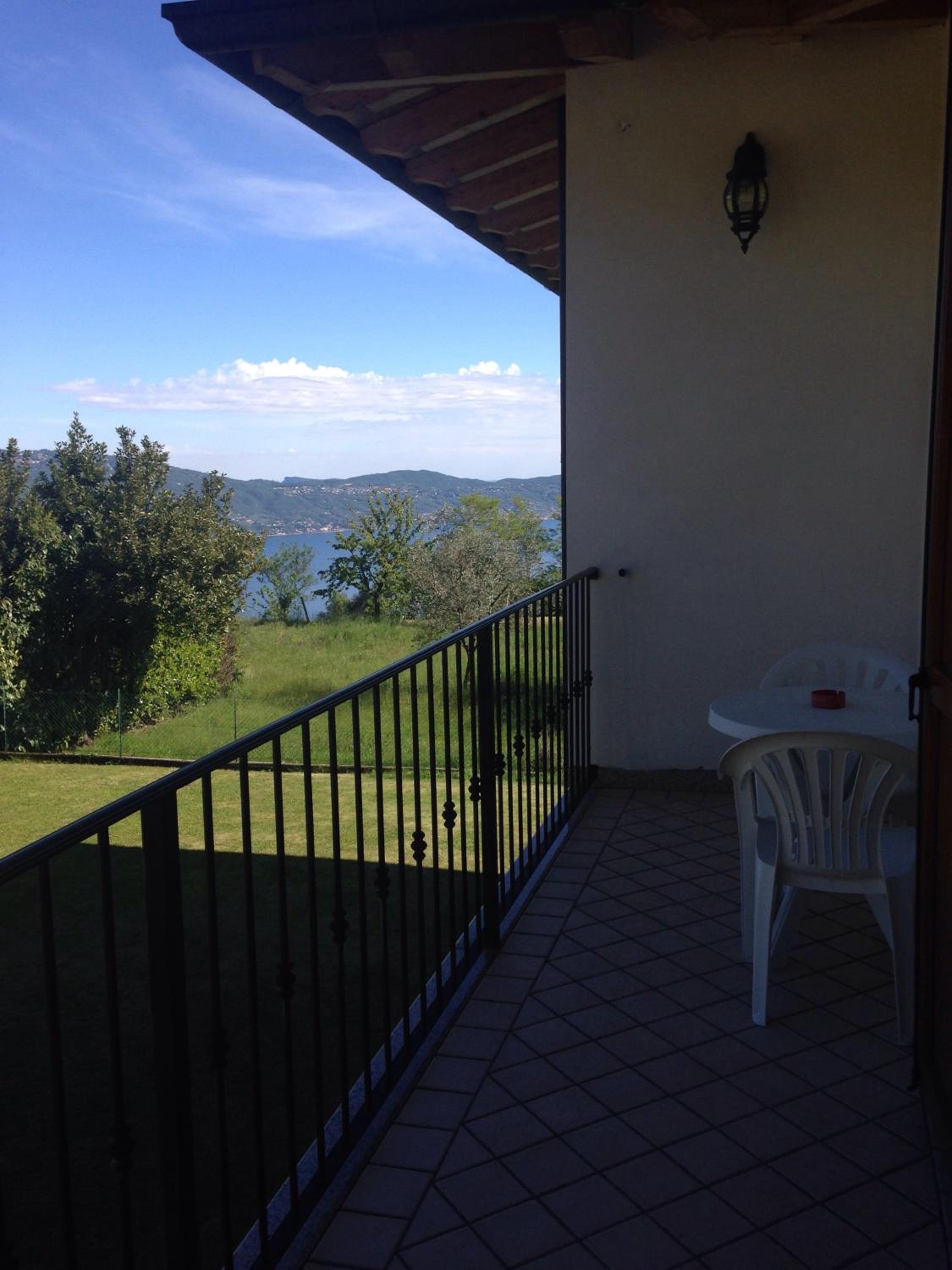Deluxe Double or Twin Room with Lake View photo 3