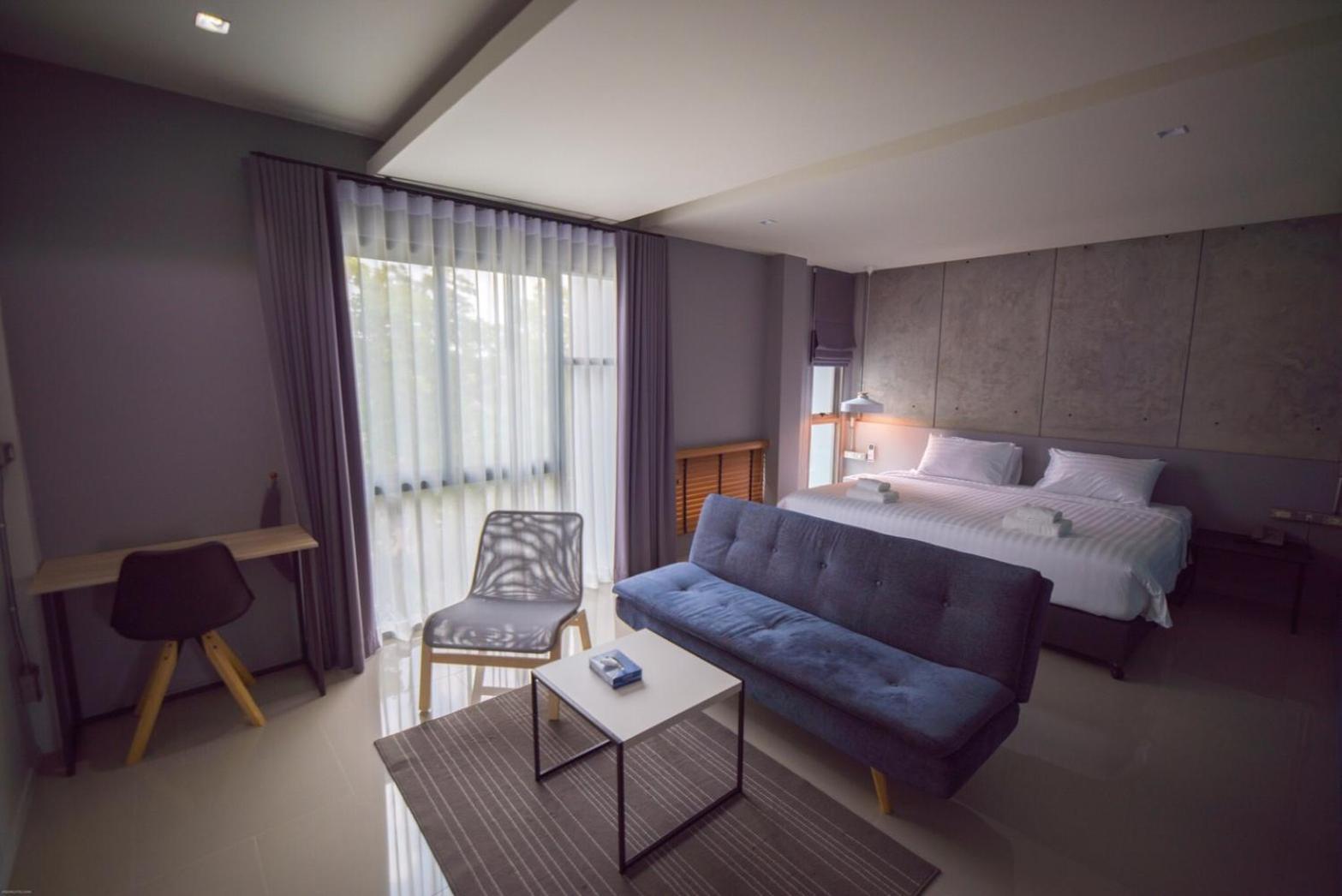 Studio with Sofa Bed