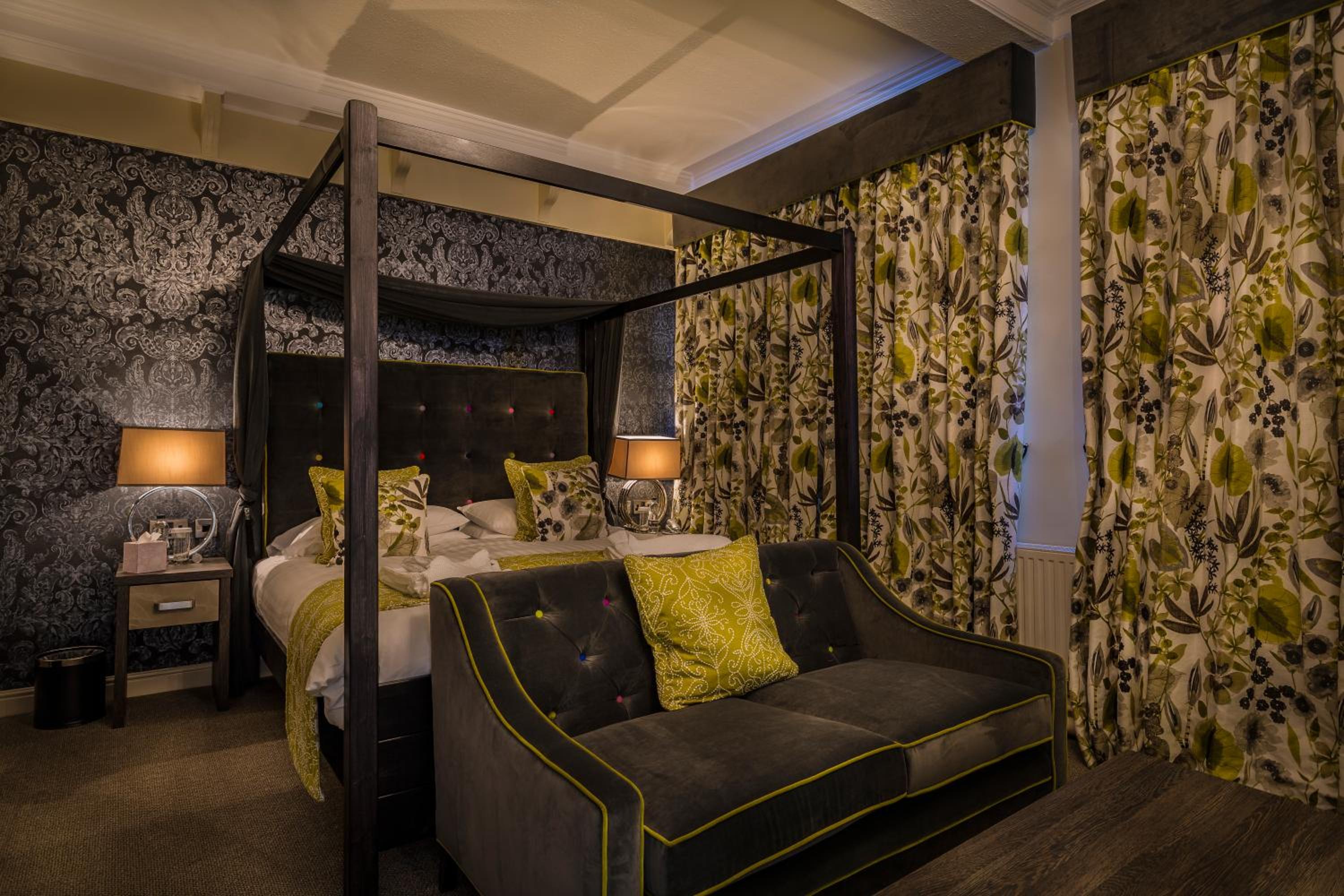 Deluxe Suite photo 2