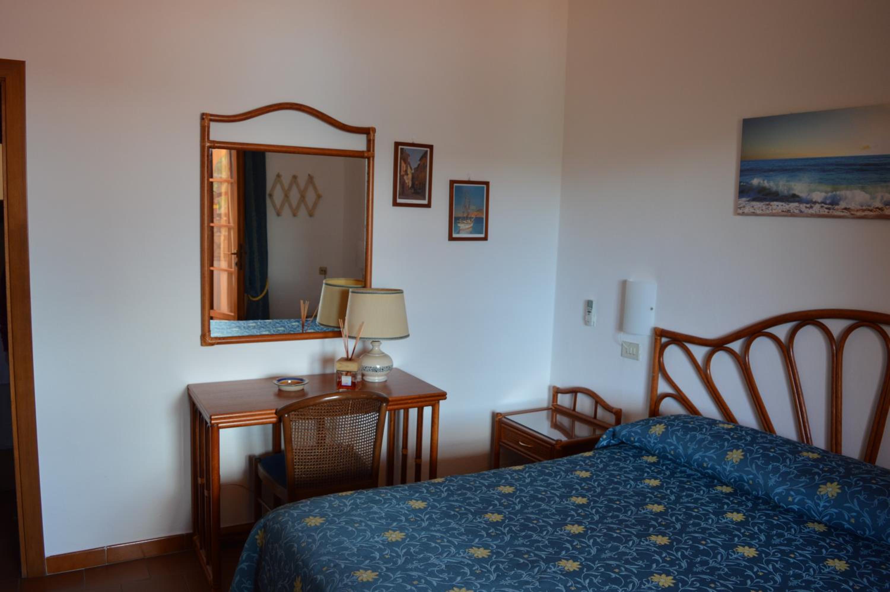 Standard Double or Twin Room with Partial Sea View