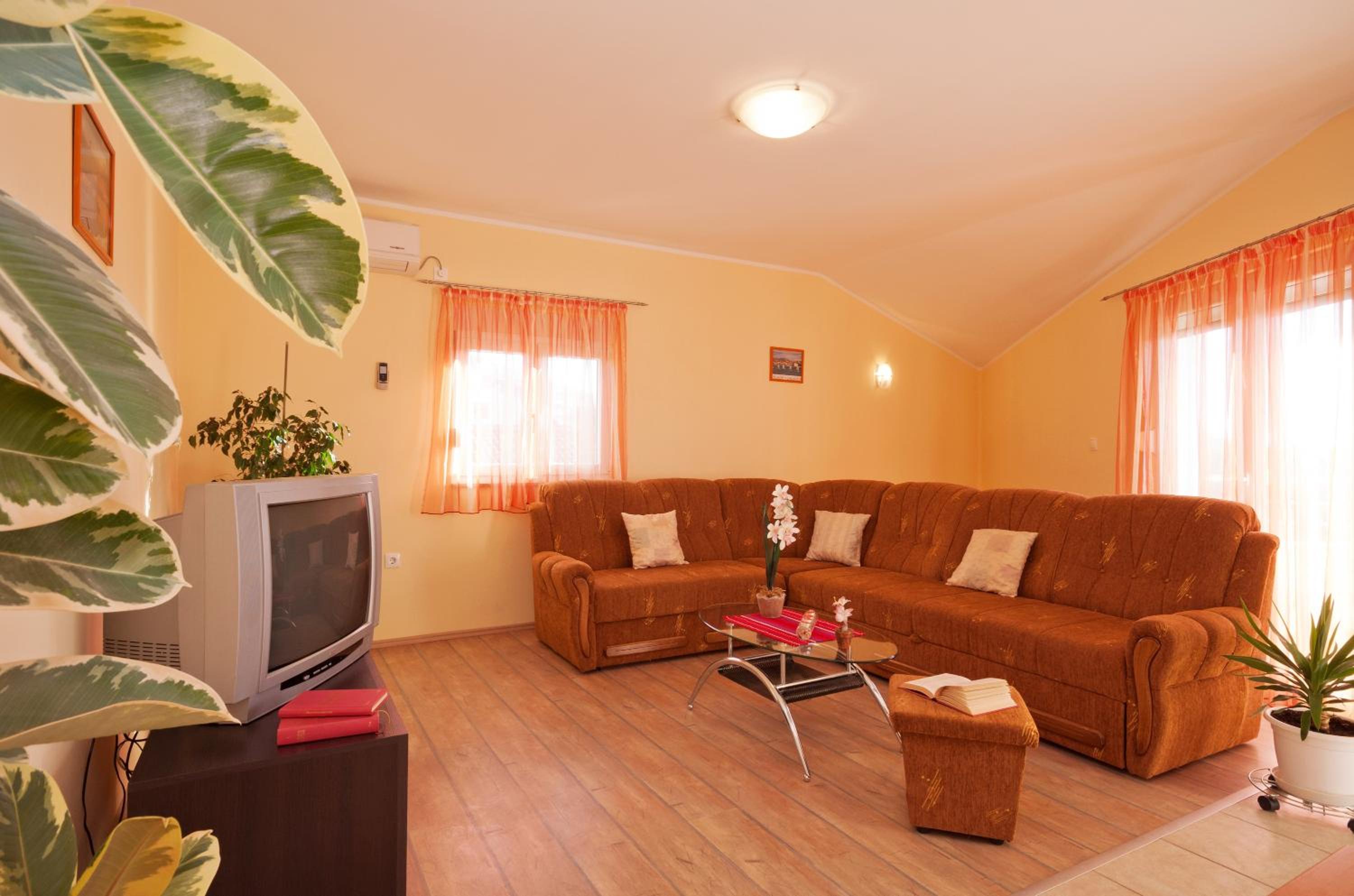 One-Bedroom Apartment with Balcony and Sea View photo 1