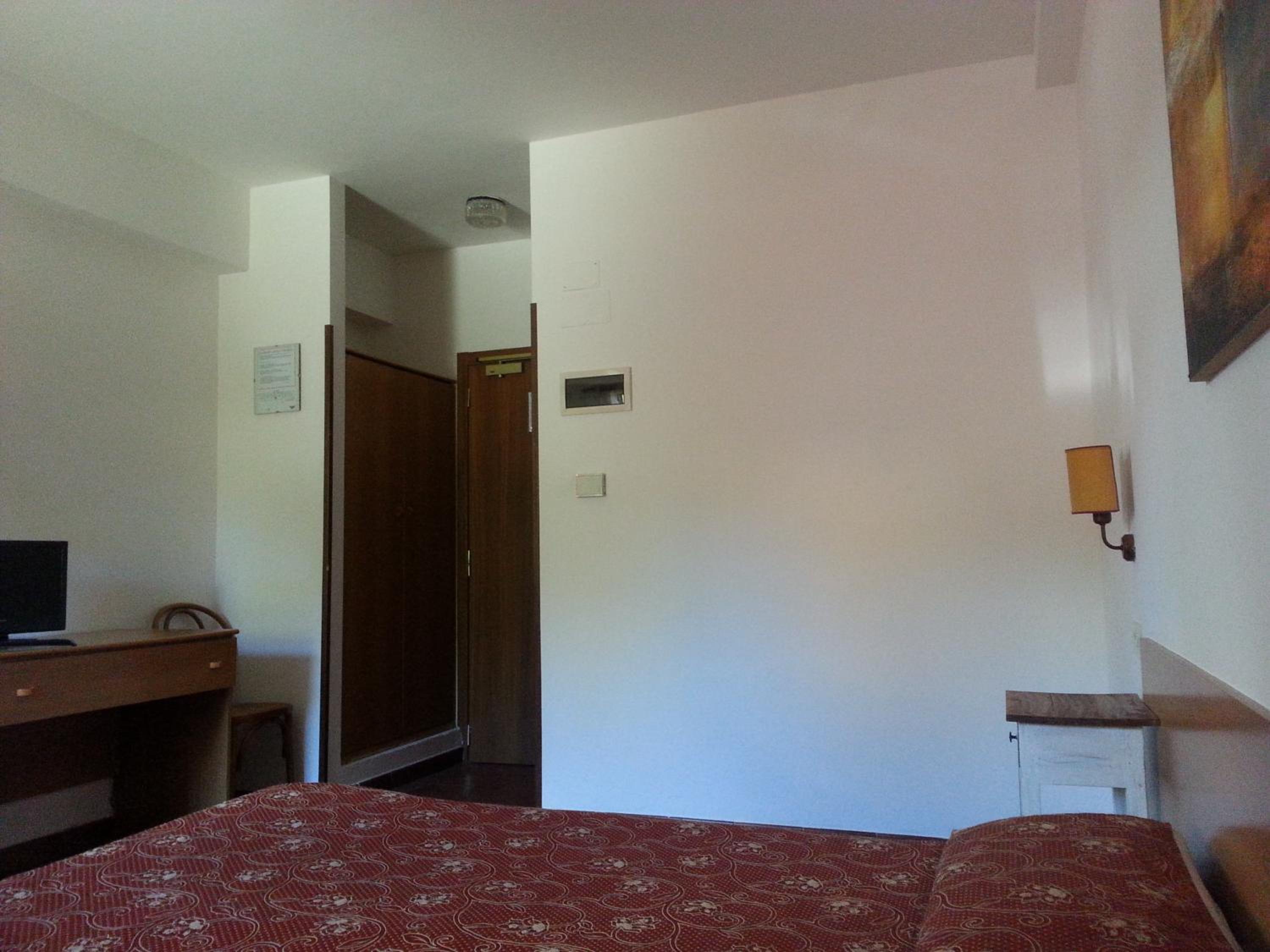 Double or Twin Room - Photo 14
