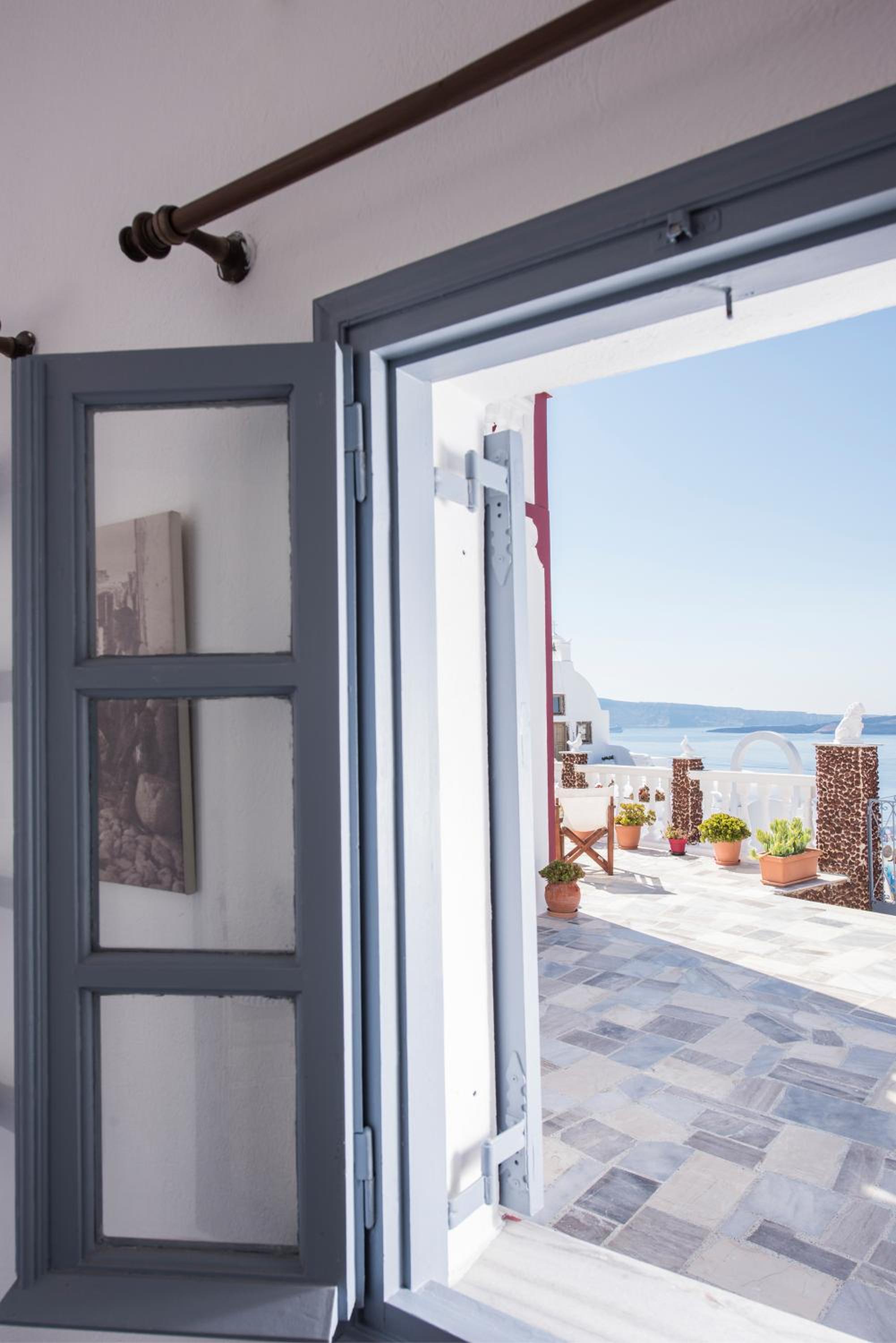 Triple Studio with Caldera View - Photo 13