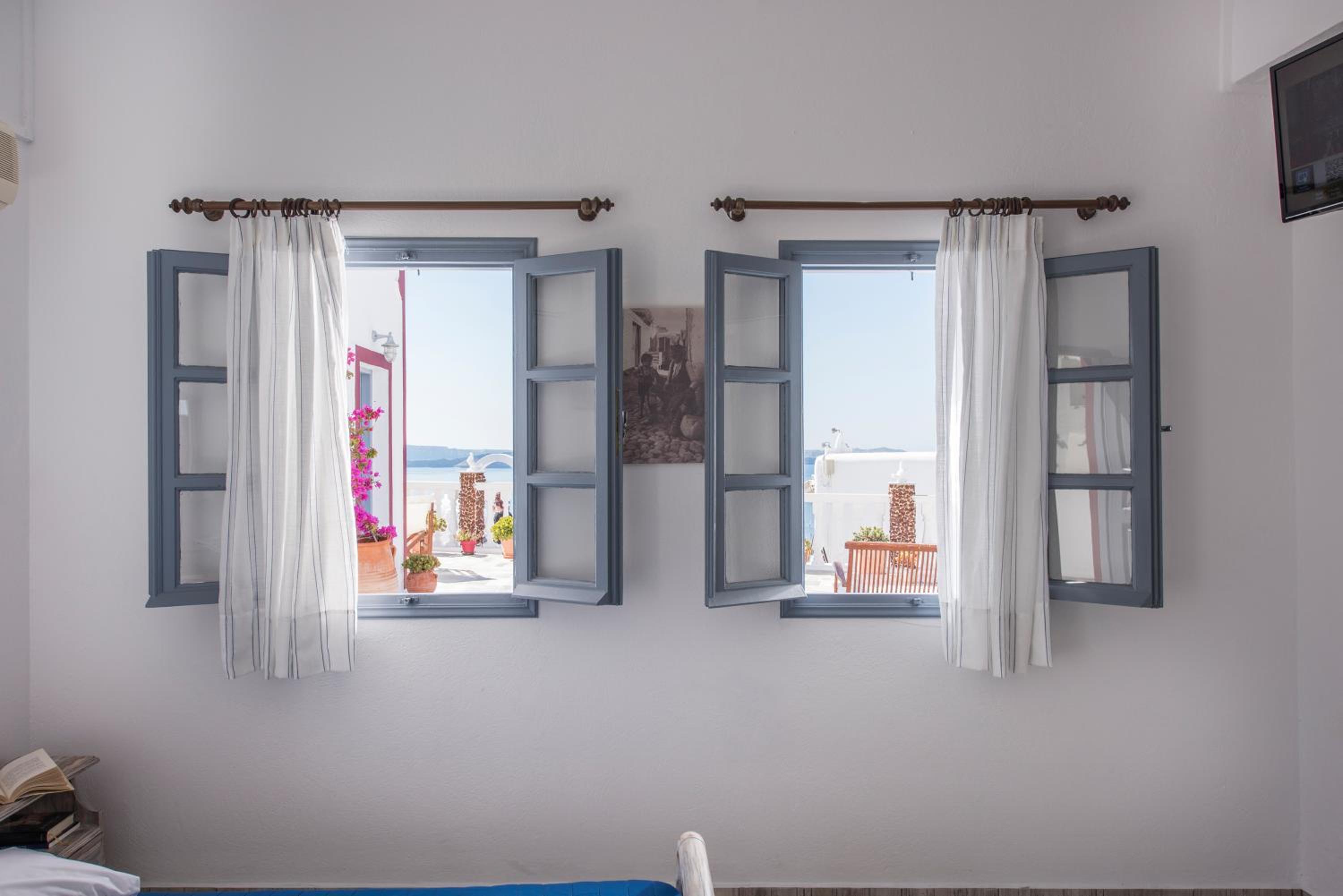 Triple Studio with Caldera View - Photo 12