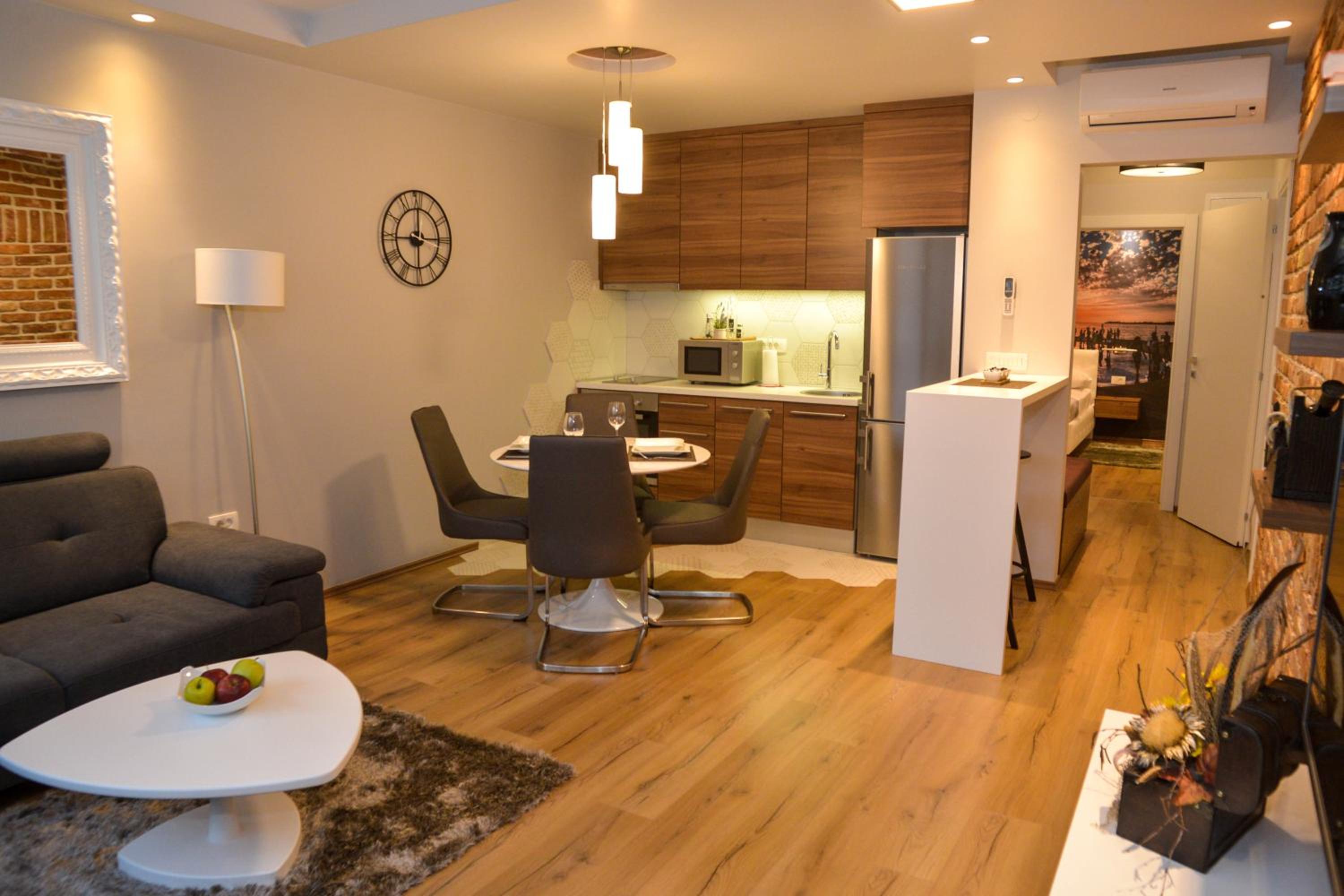 Deluxe Apartment