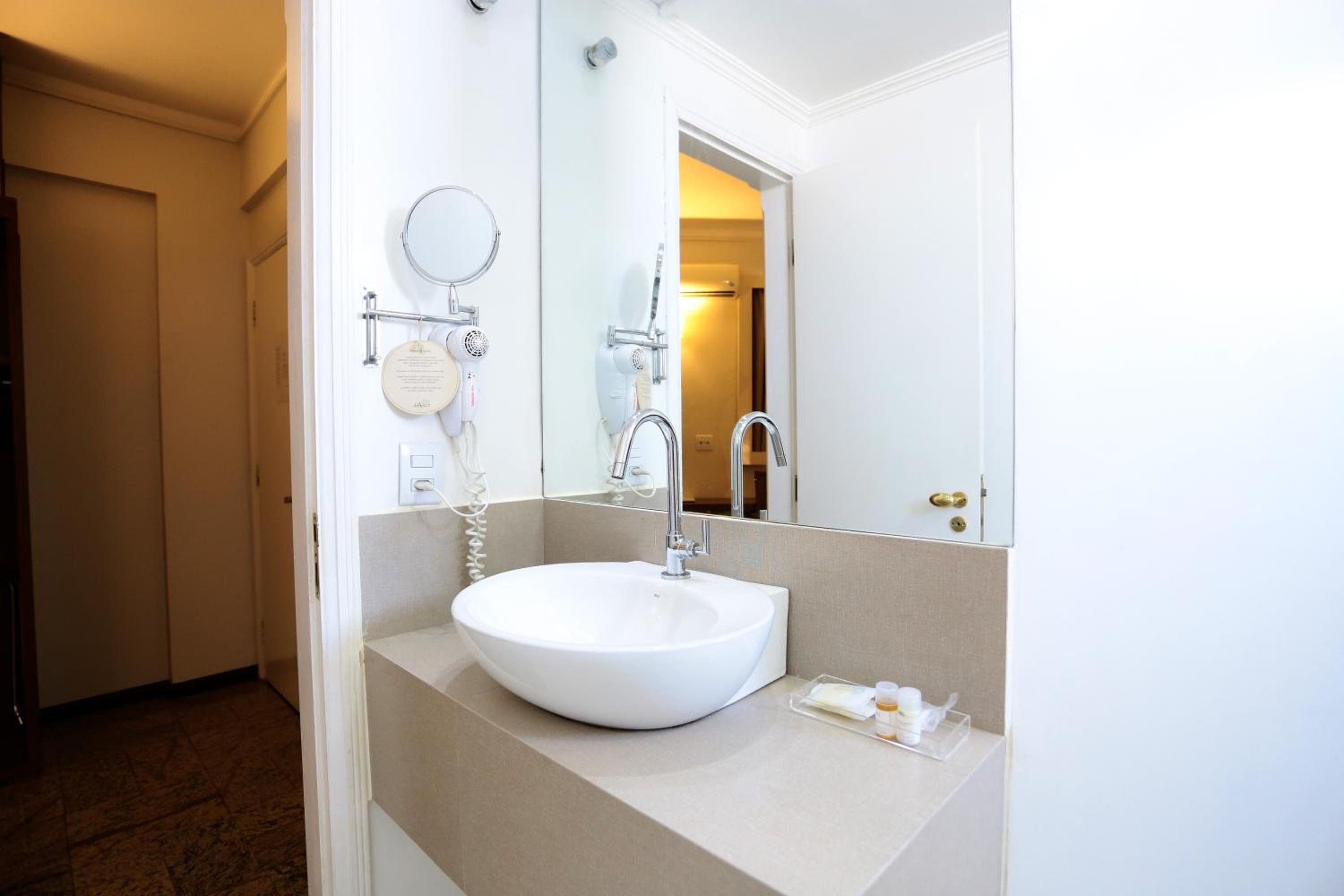 Standard Double Room - Photo 2