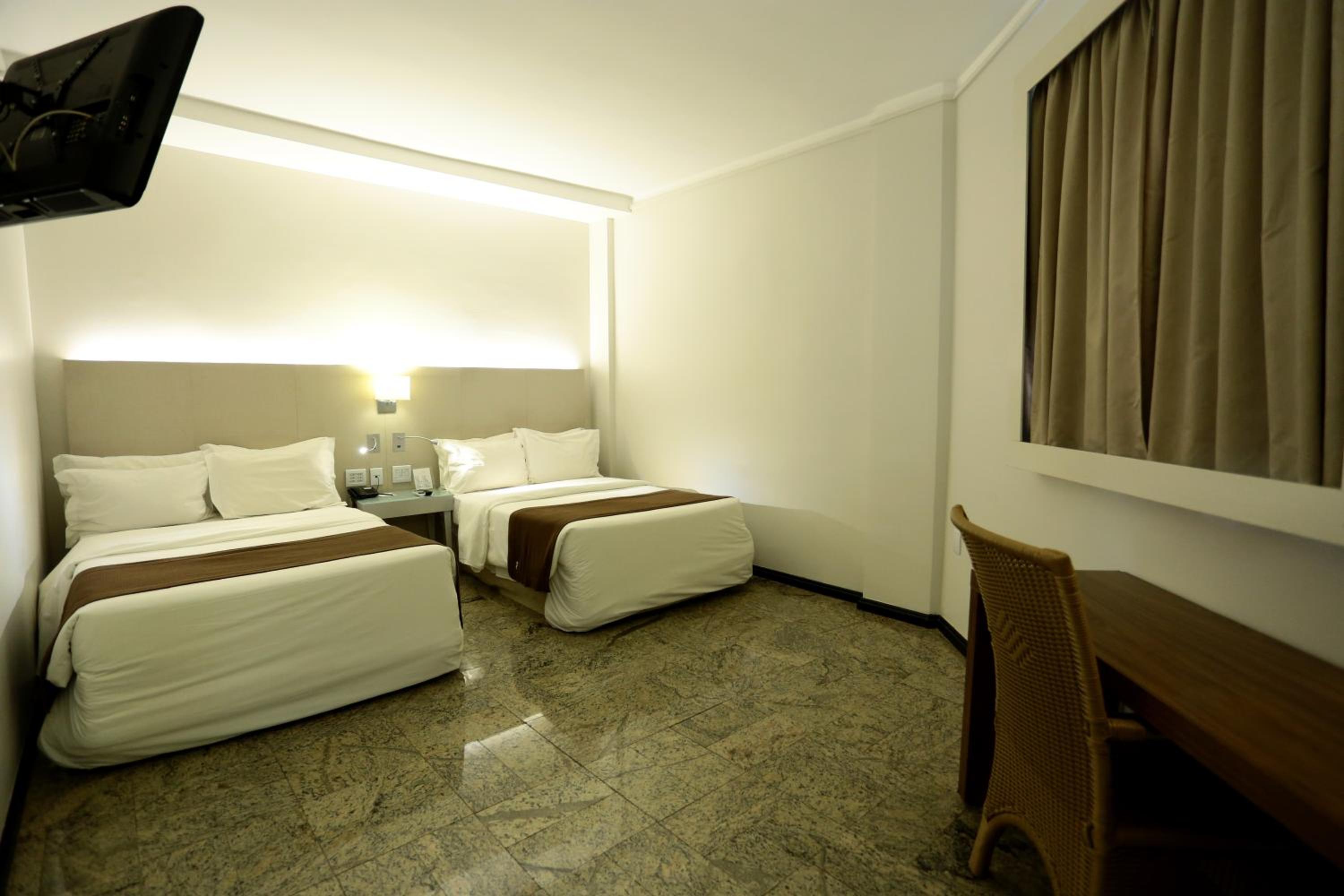 Standard Double with Two Double Beds photo 1