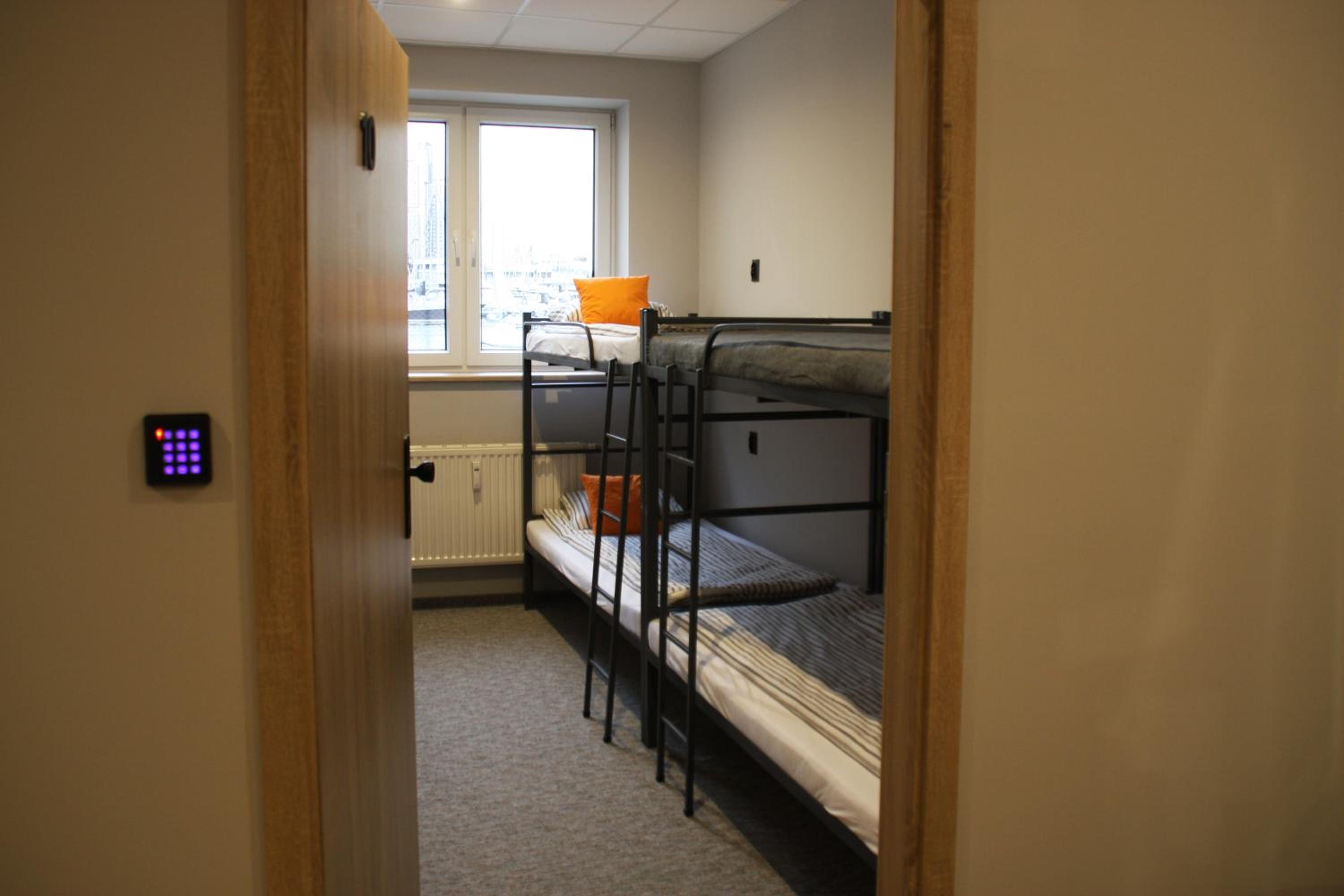 Bed in 4-Bed Dormitory Room photo 1