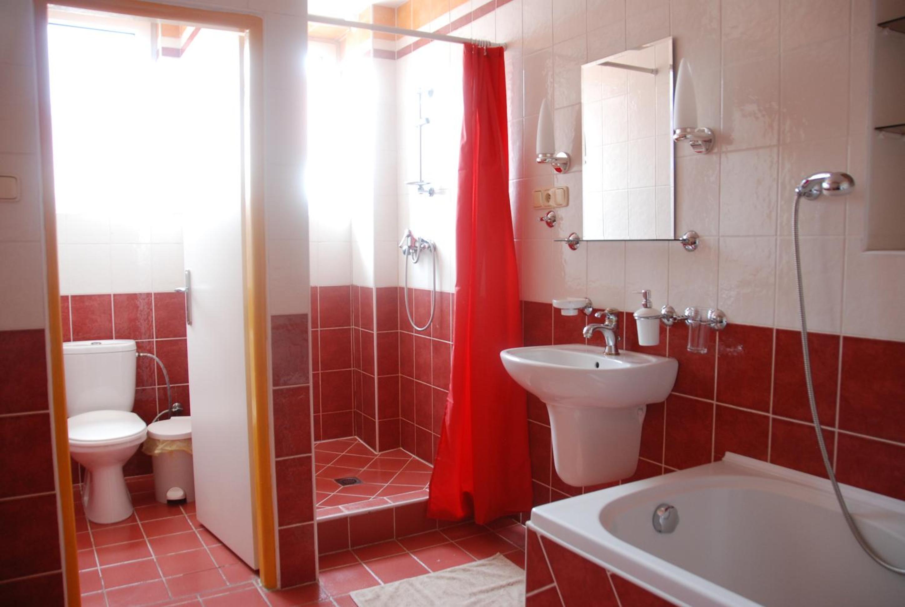 Deluxe Two-Bedroom Apartment (4 Adults) - Photo 5