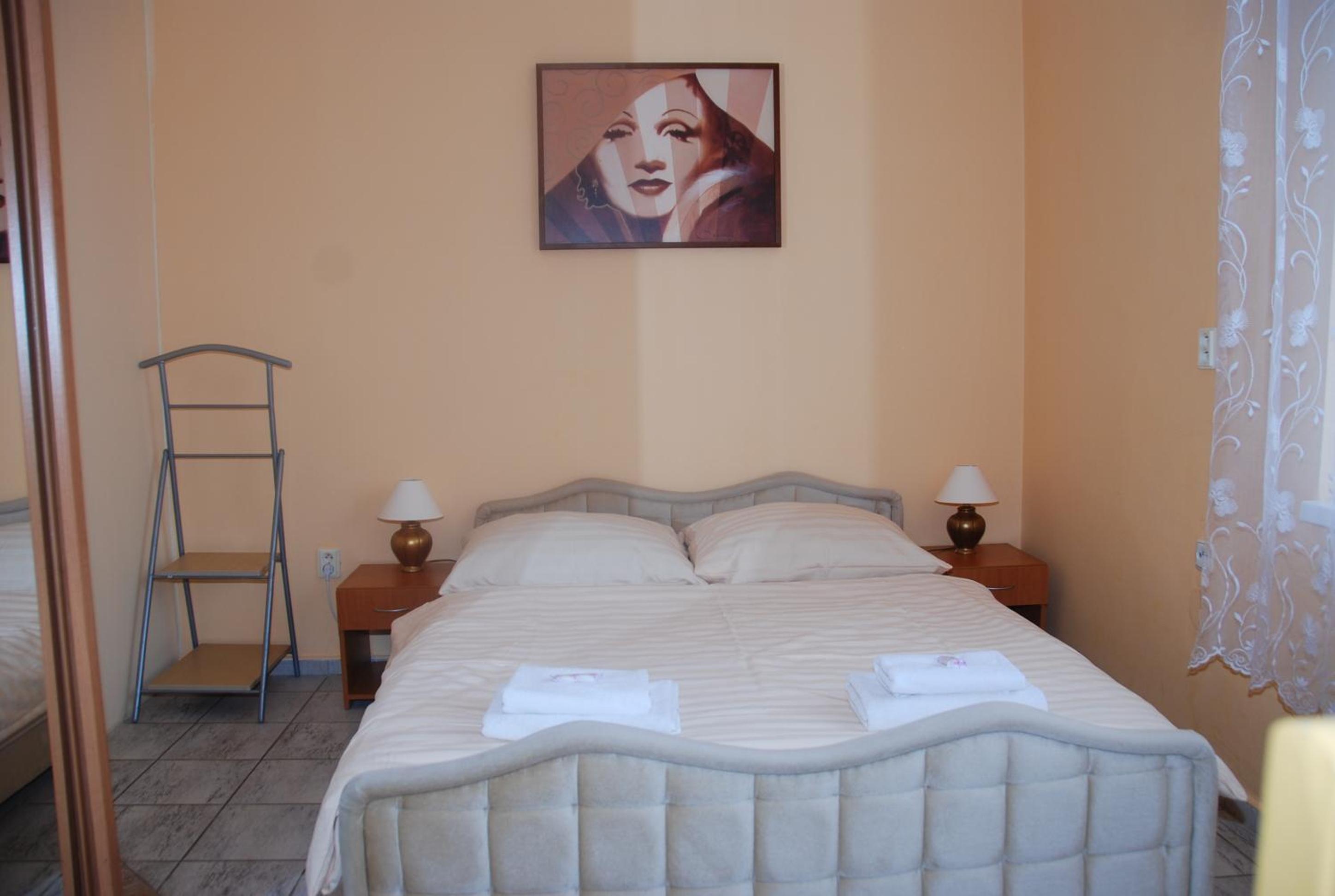 Deluxe Two-Bedroom Apartment (4 Adults) - Photo 1