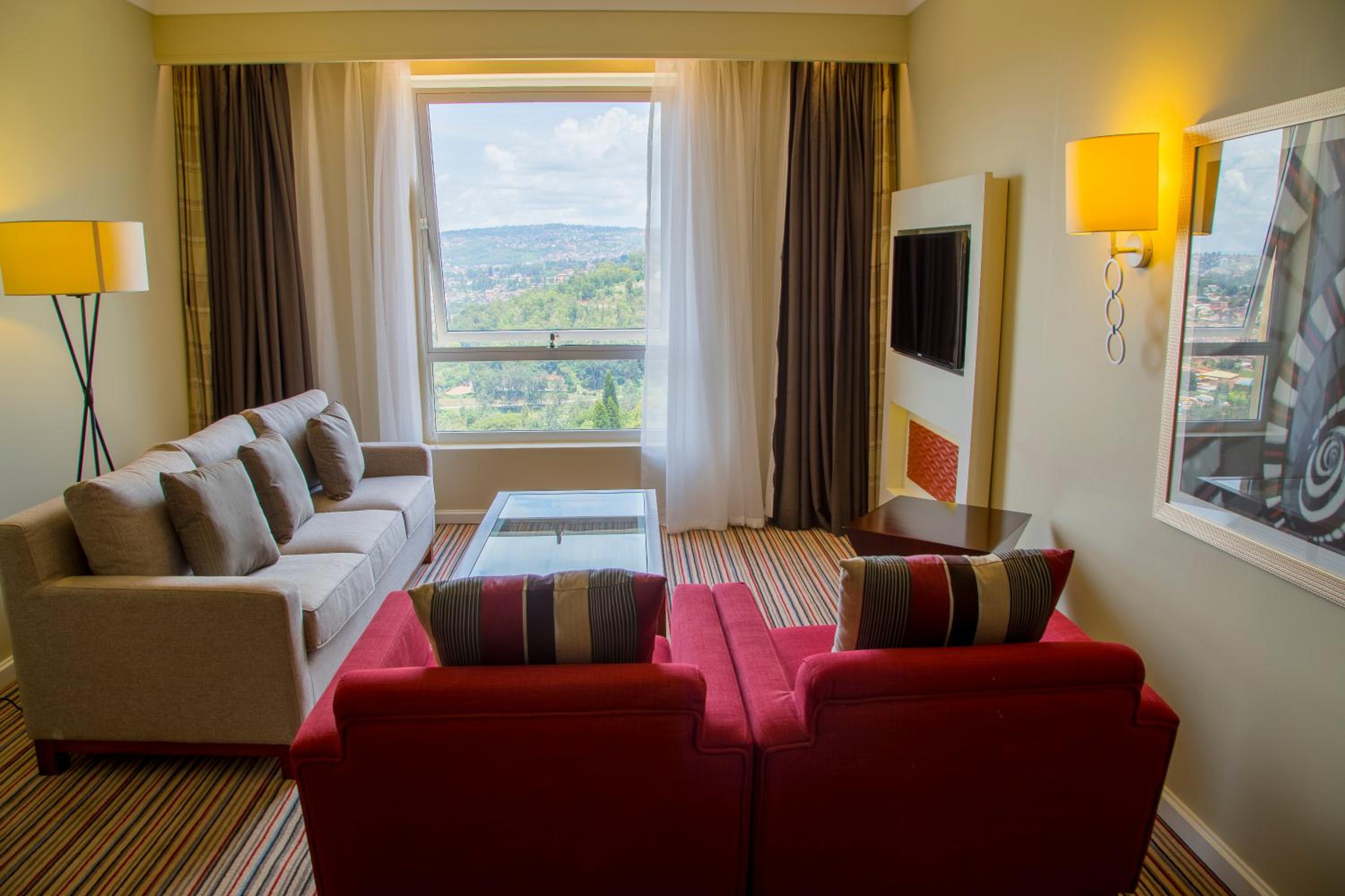 One-Bedroom Suite - Photo 17