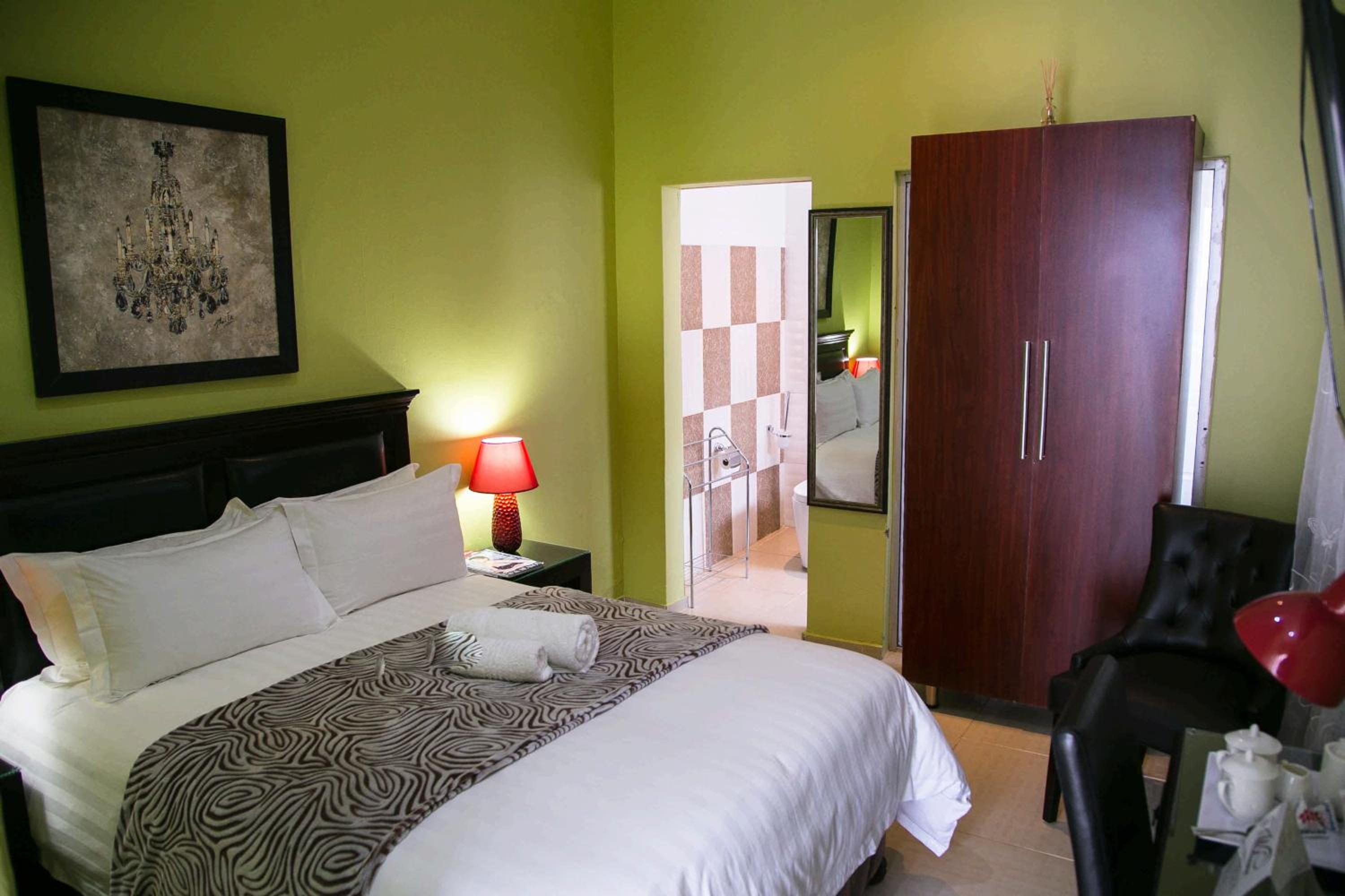 Deluxe Double Room with Shower photo 2