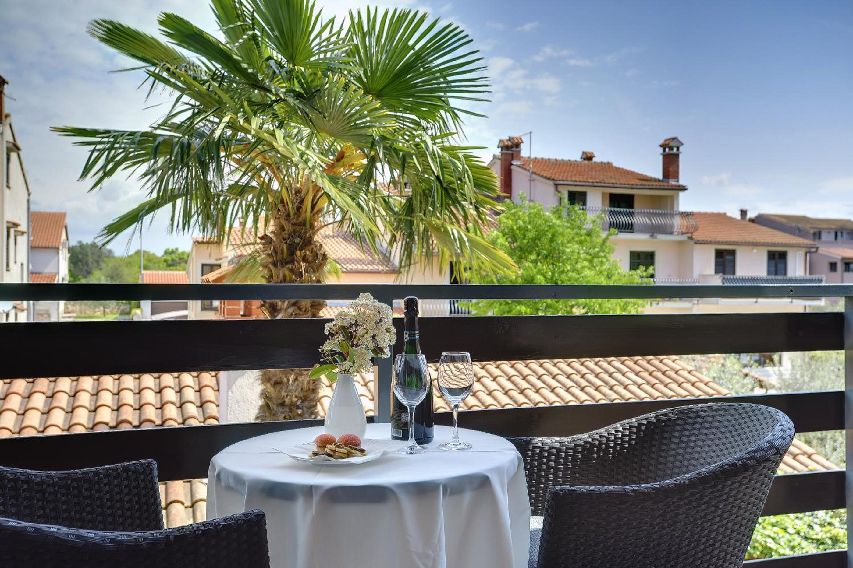 Special offer - Superior Double or Twin Room with Terrace - Photo 8