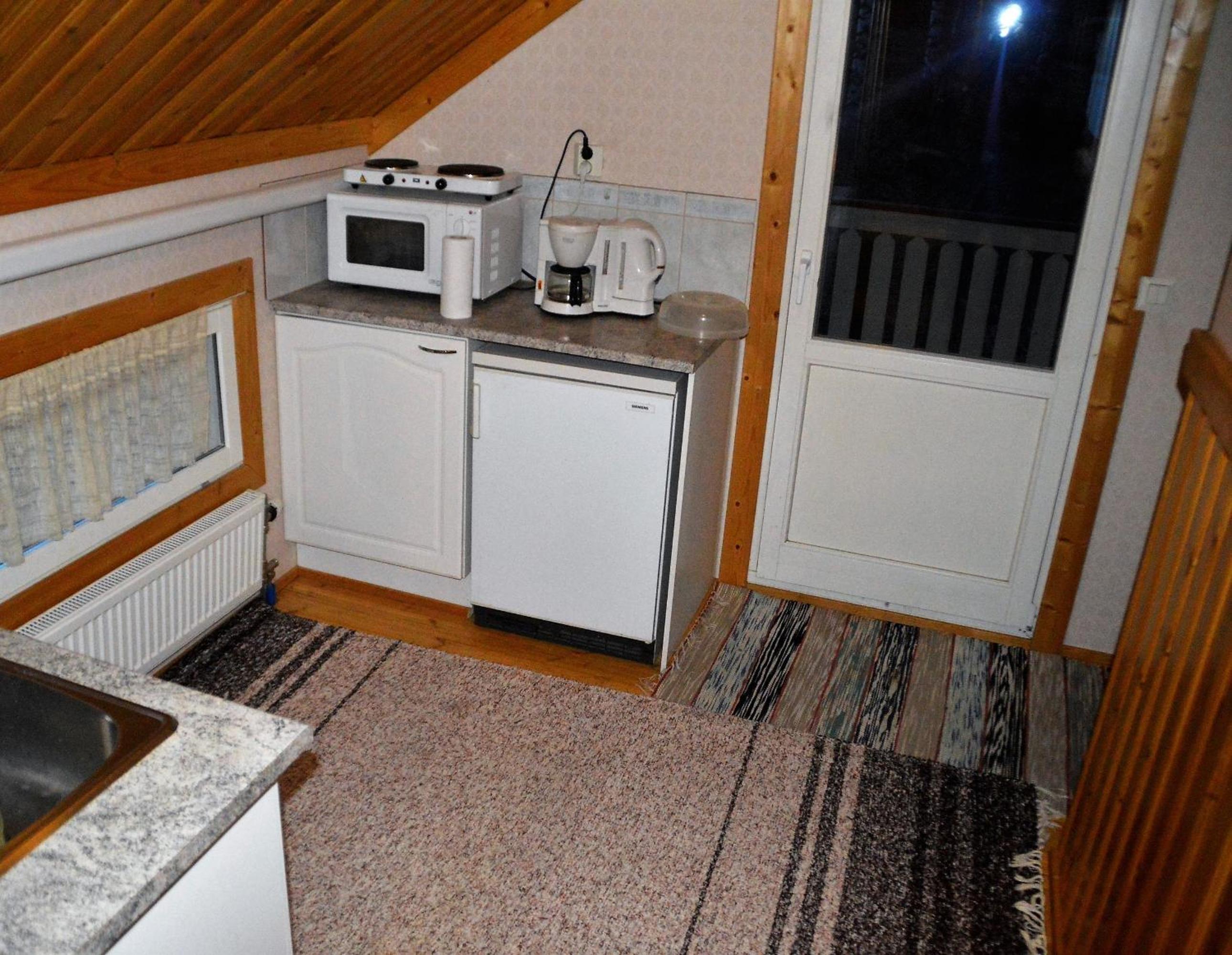 Basic Triple Room with Shared Bathroom photo 3