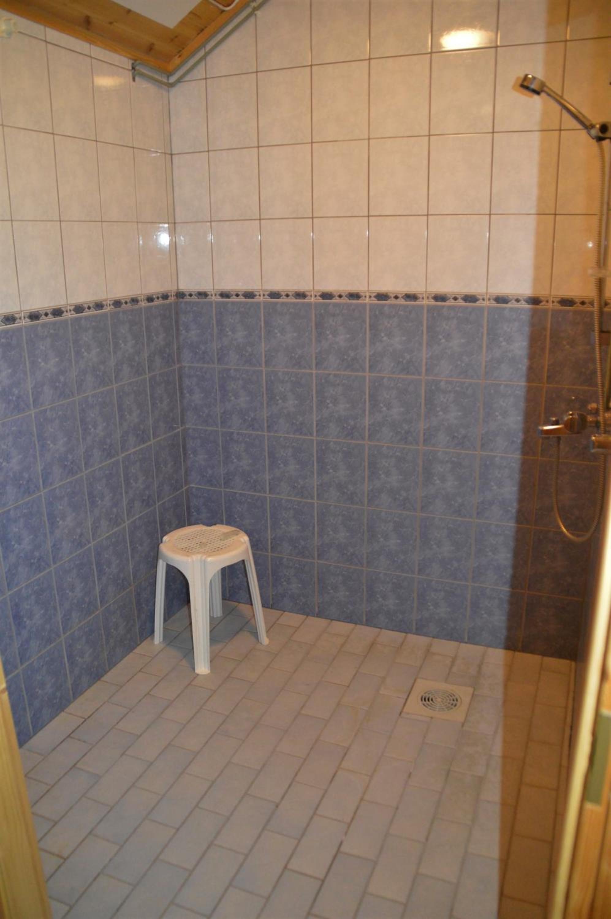 Double Room with Shared Bathroom photo 2