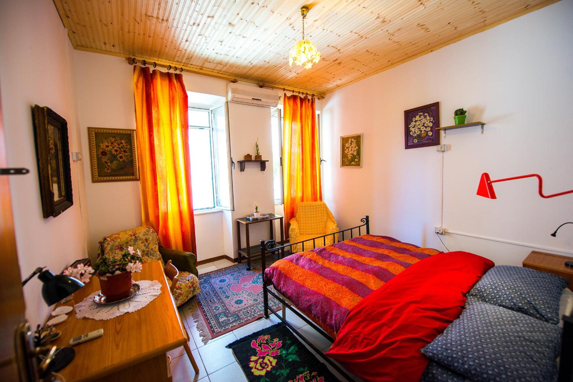 Comfort Double Room with shared bathroom photo 1