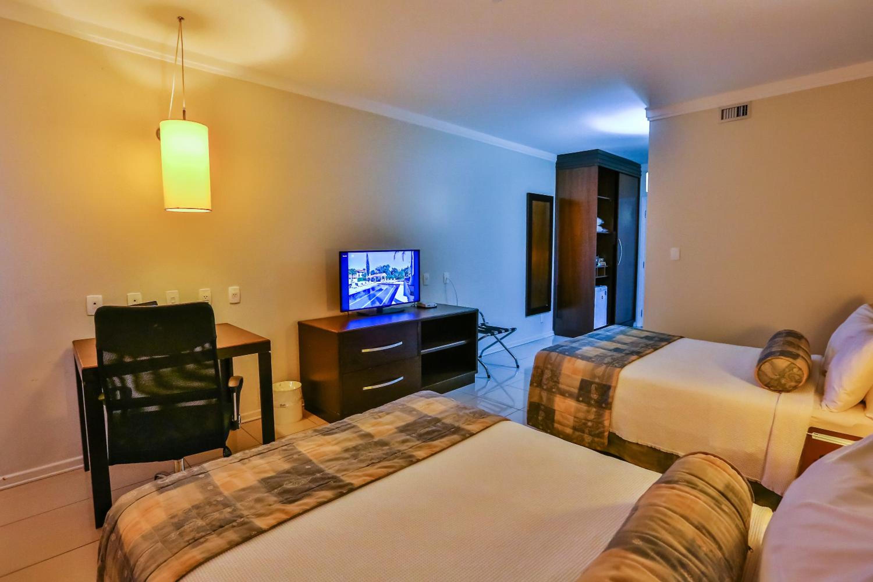 Deluxe Twin Room - Photo 4