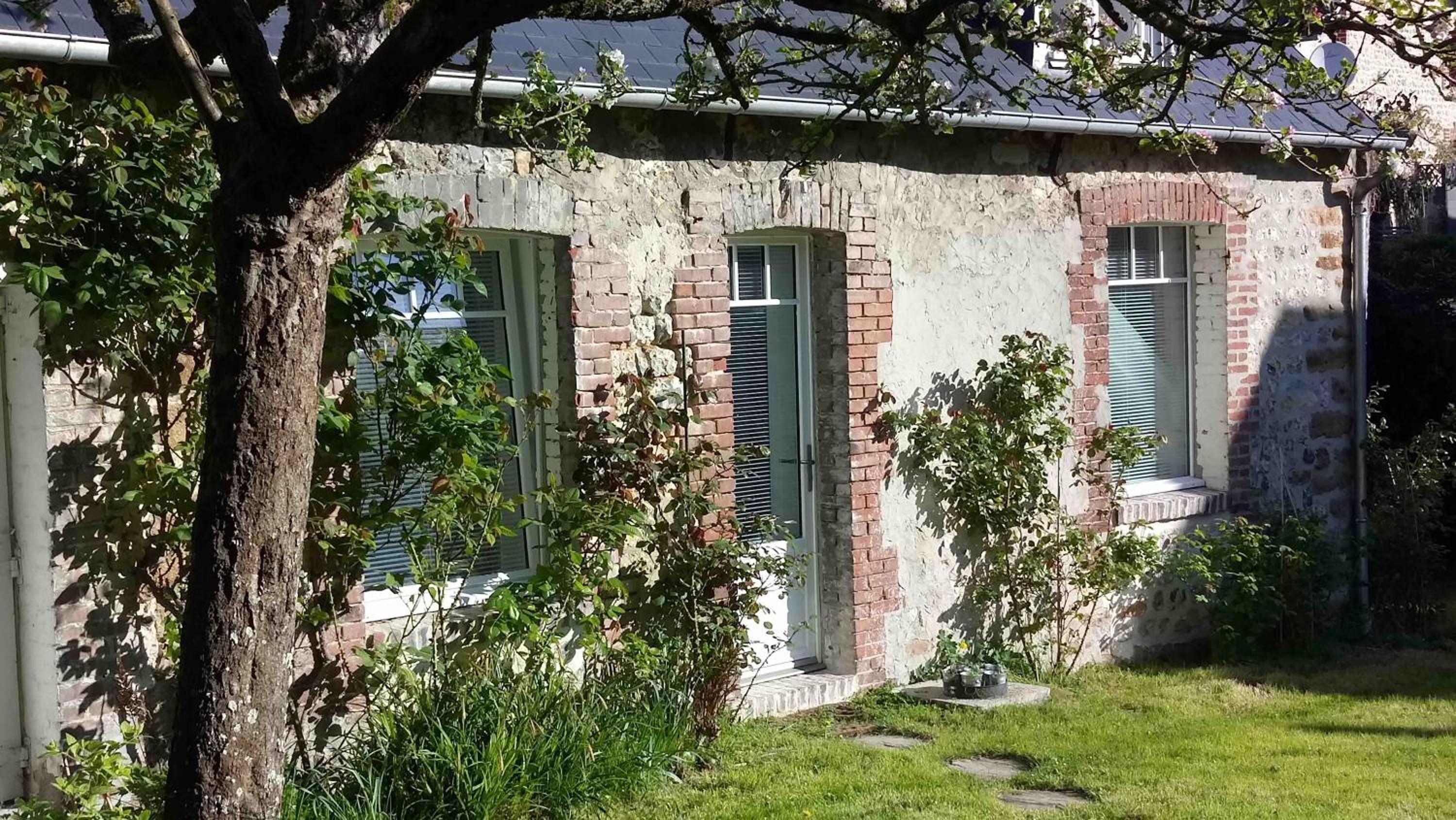 Three-Bedroom House photo 1