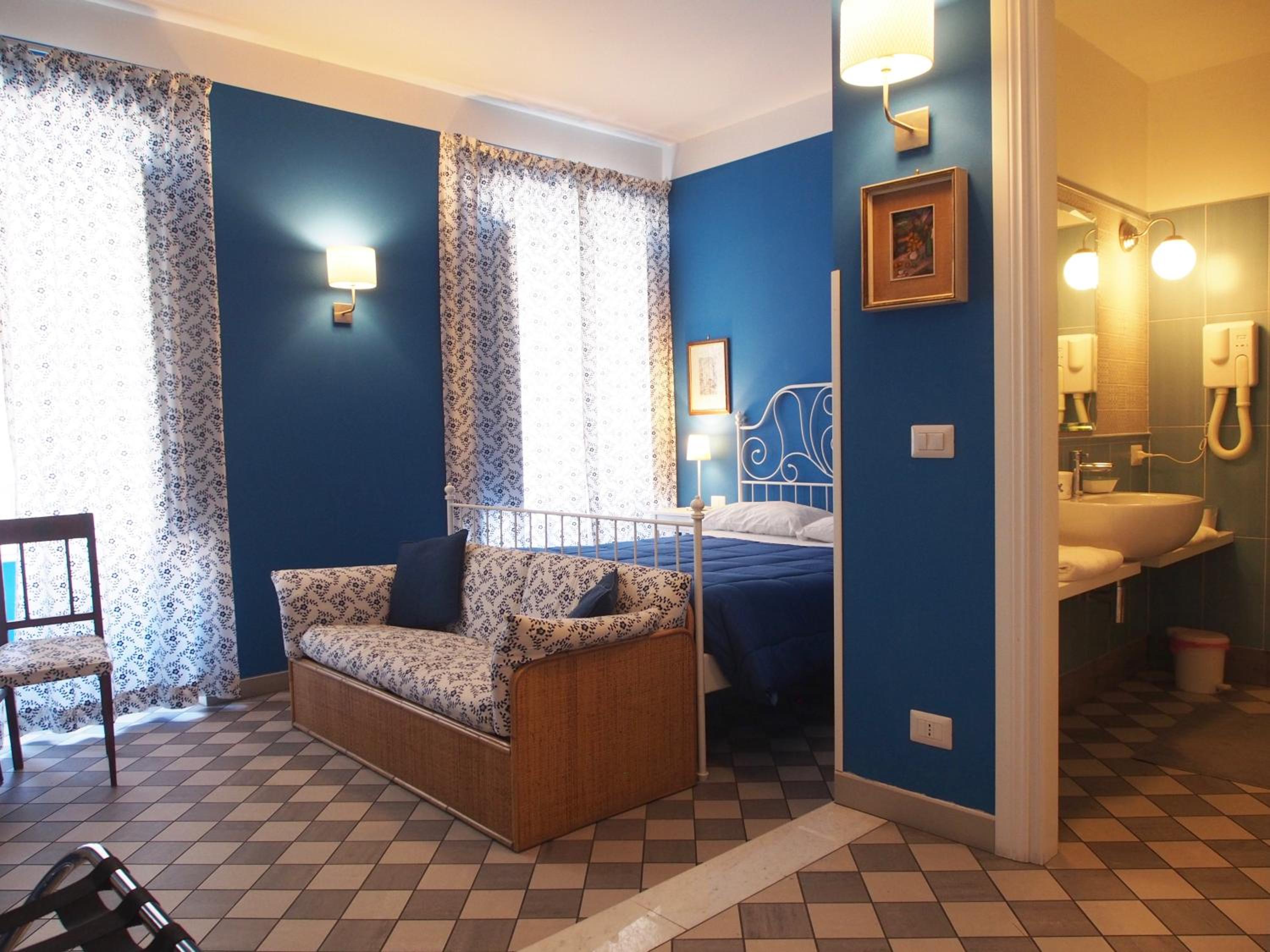 Deluxe Double Room photo 3