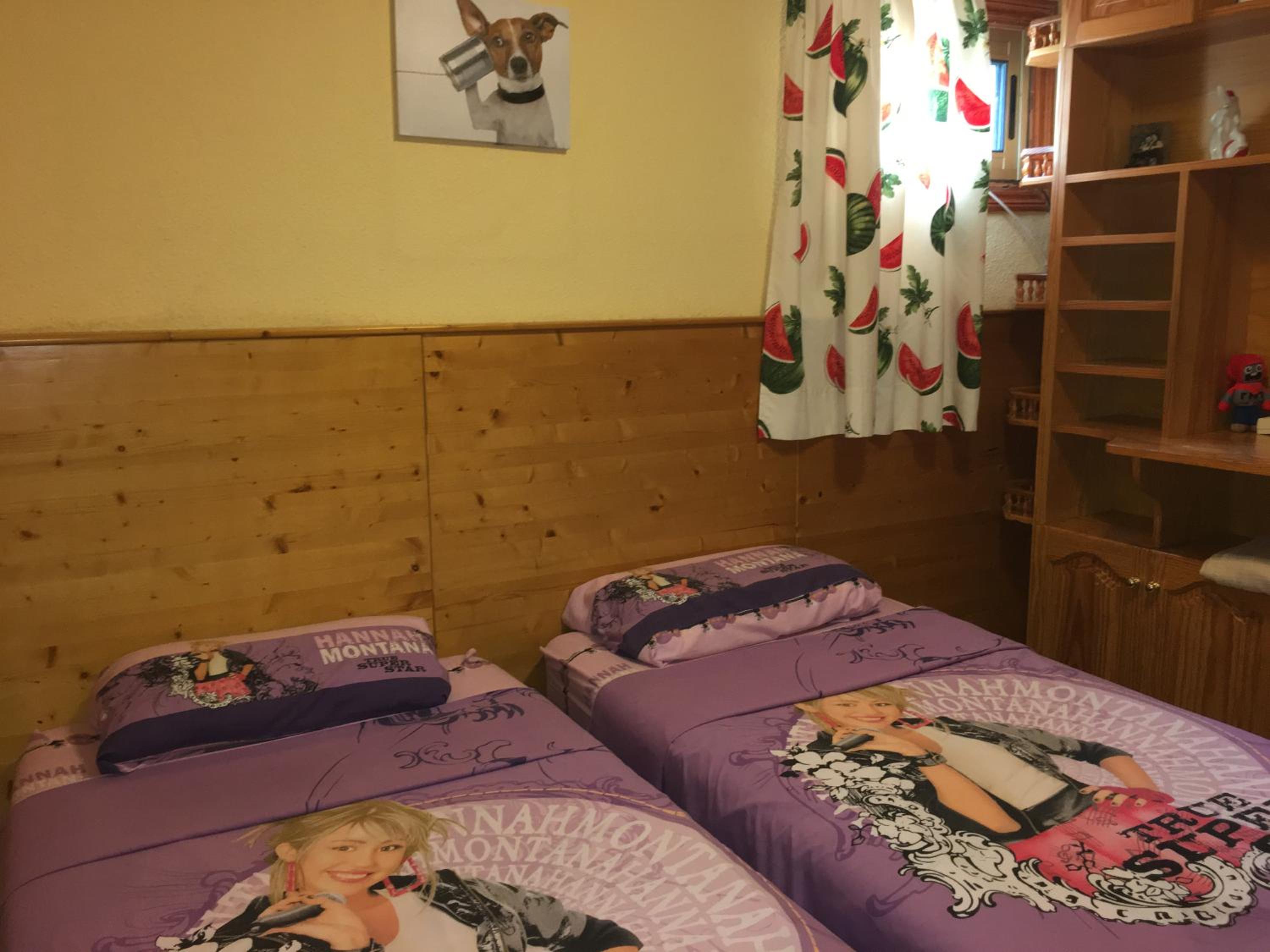 Habitación Doble Económica con Baño Compartido