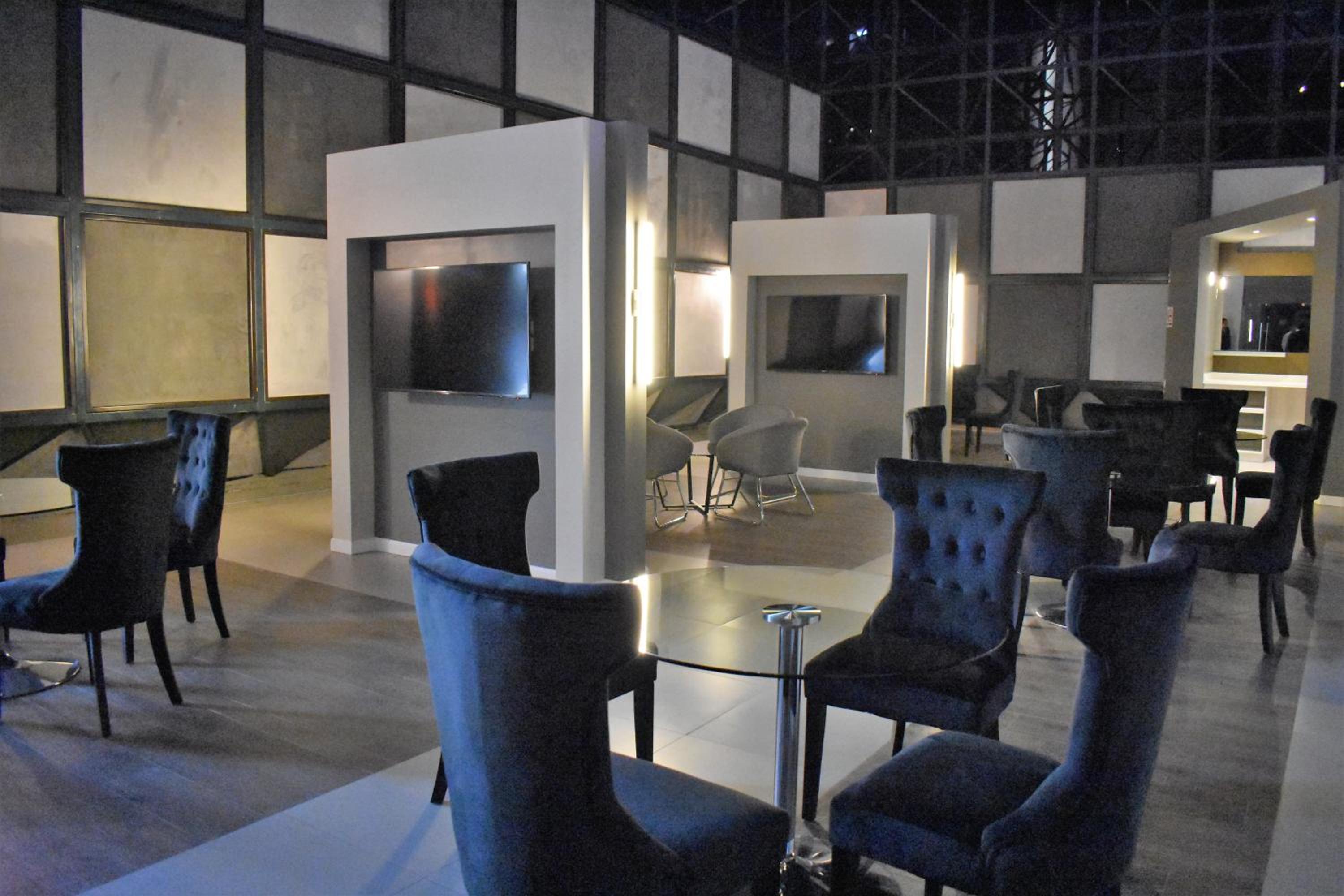 Executive Junior Suite - Photo 14