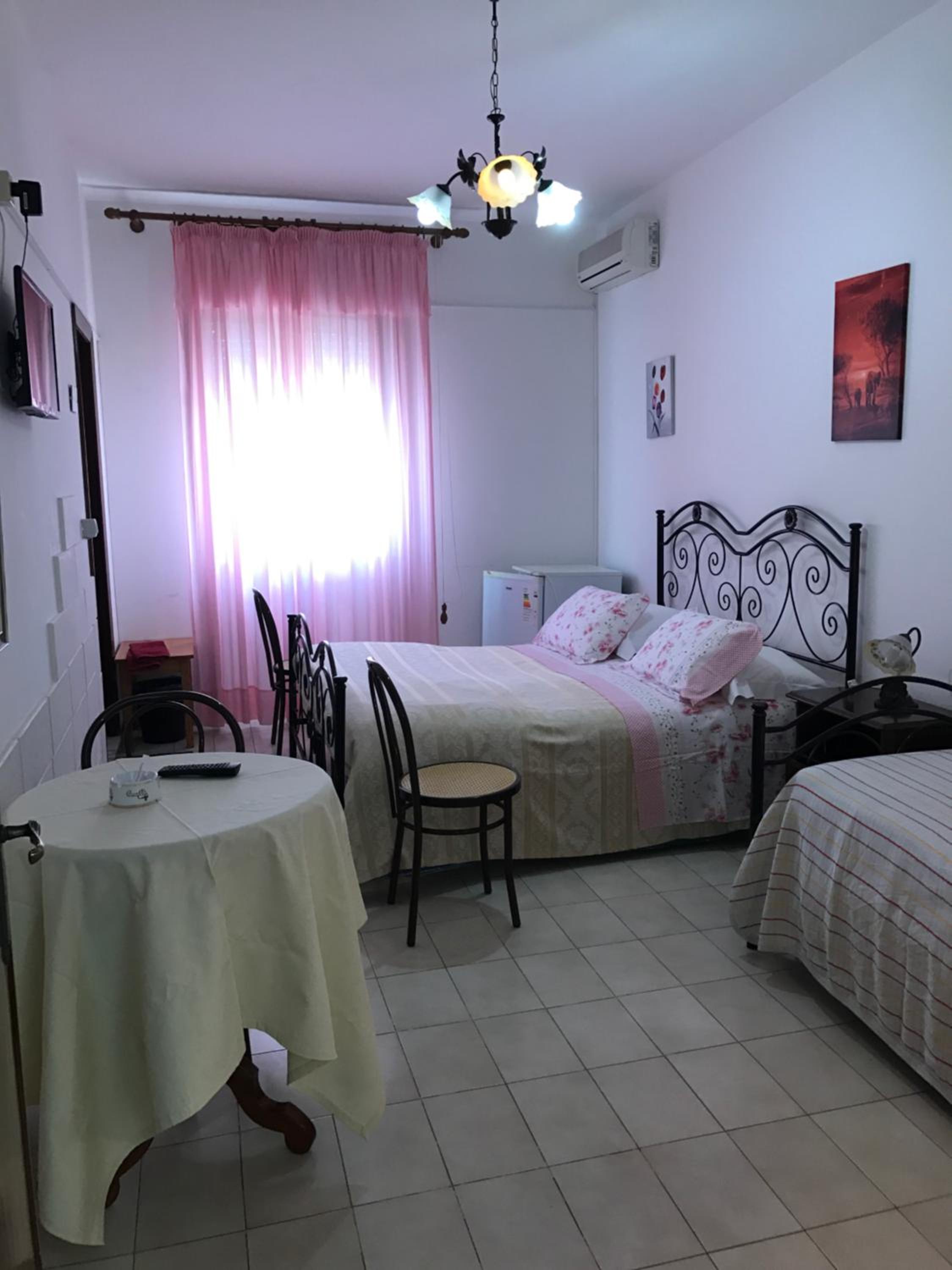 Triple Room - Photo 13