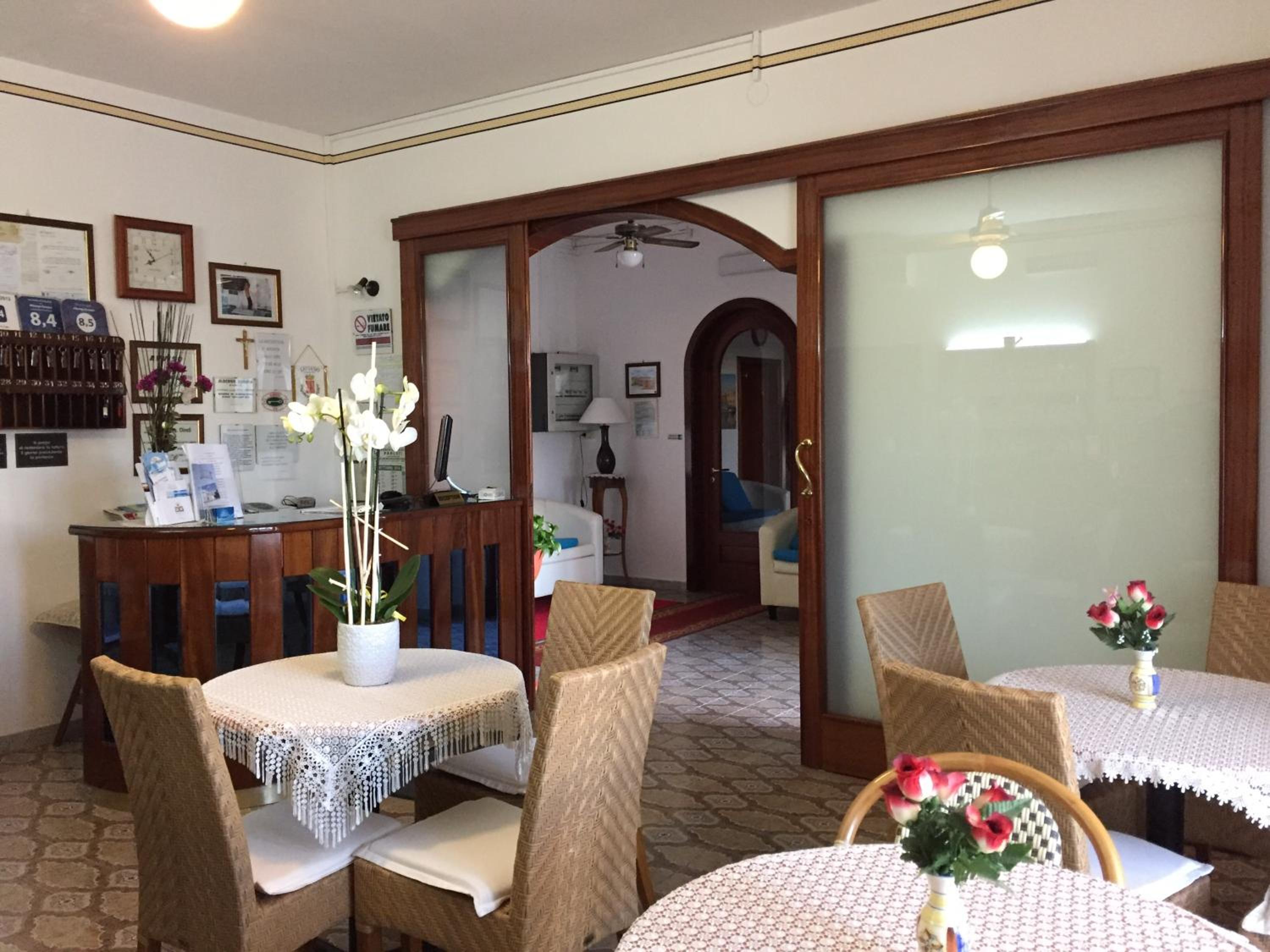 Quadruple Room - Photo 12
