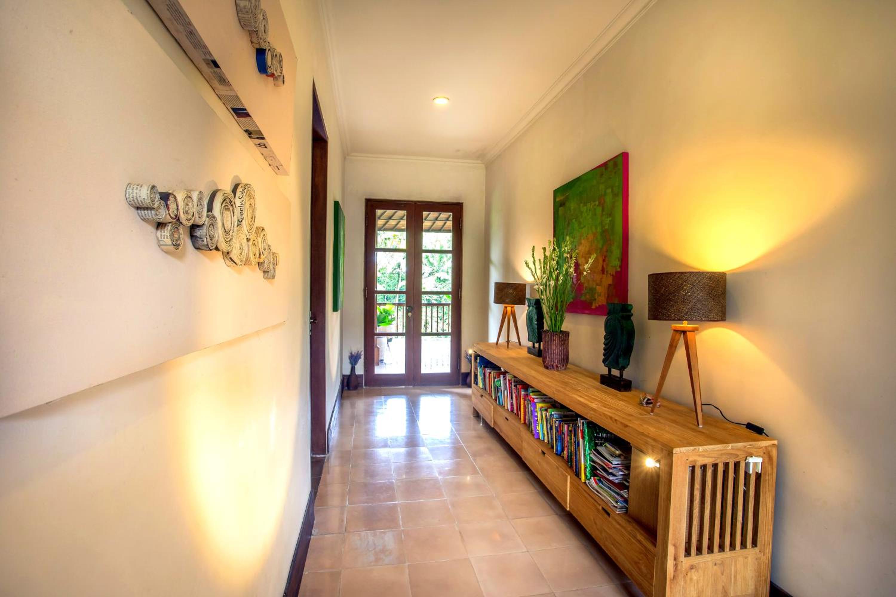 Three-Bedroom Villa - Photo 3