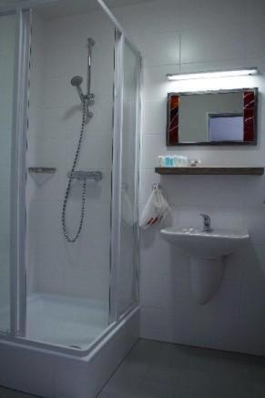 Twin Room - Photo 4