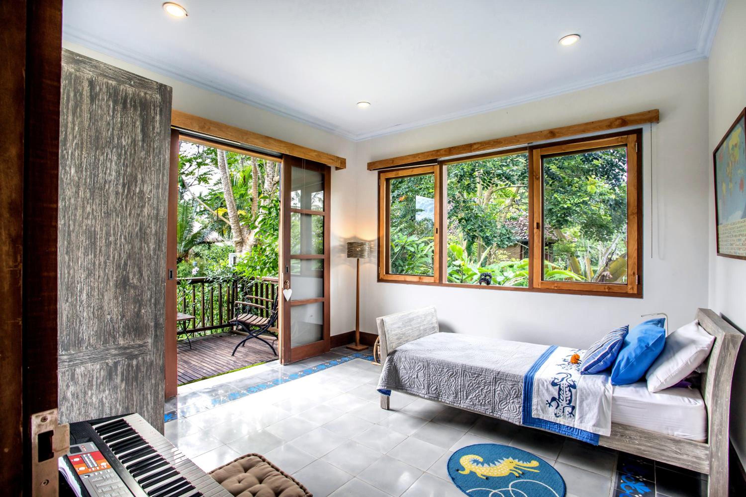 Three-Bedroom Villa - Photo 13