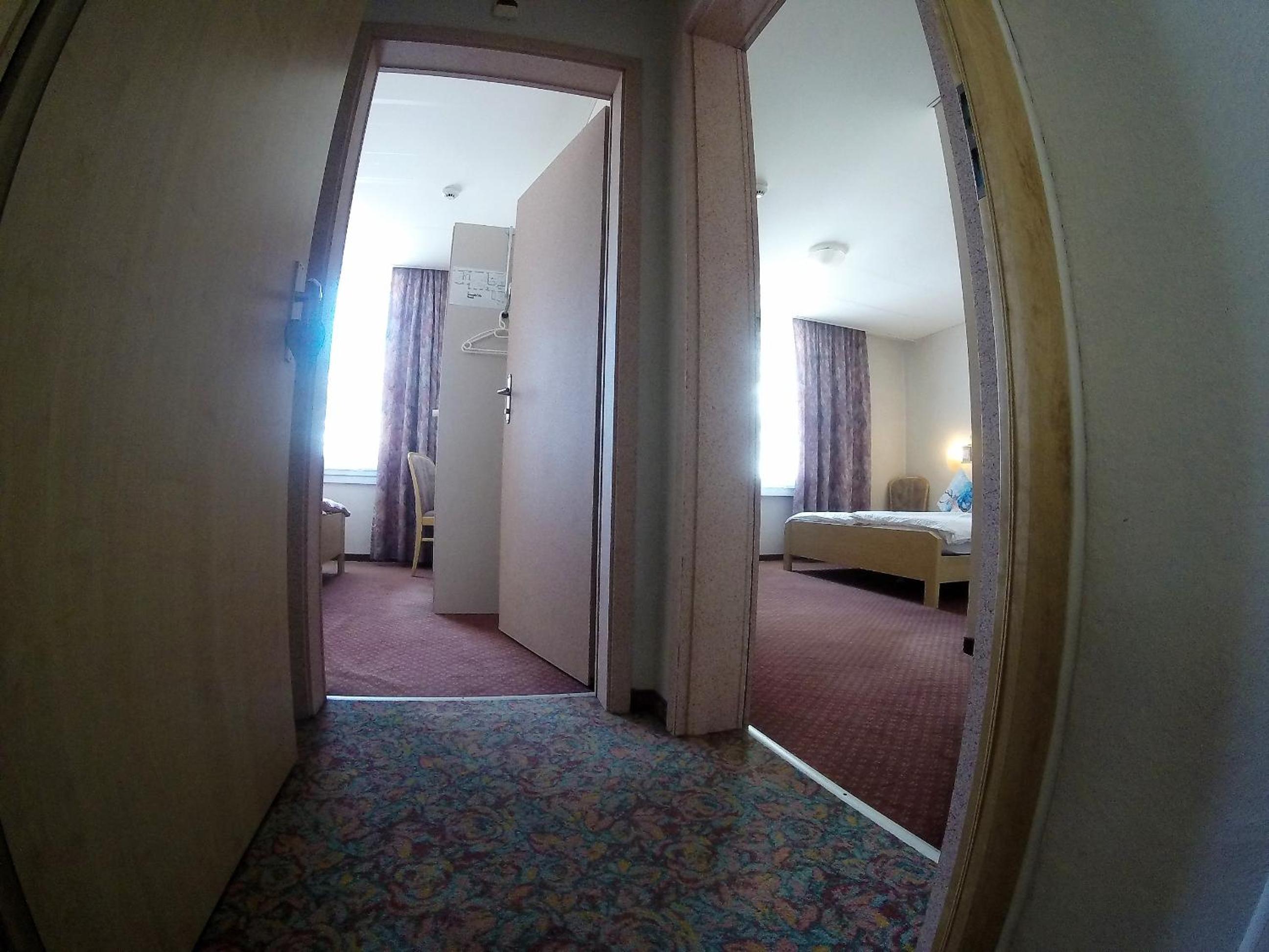 Family Room - Photo 9