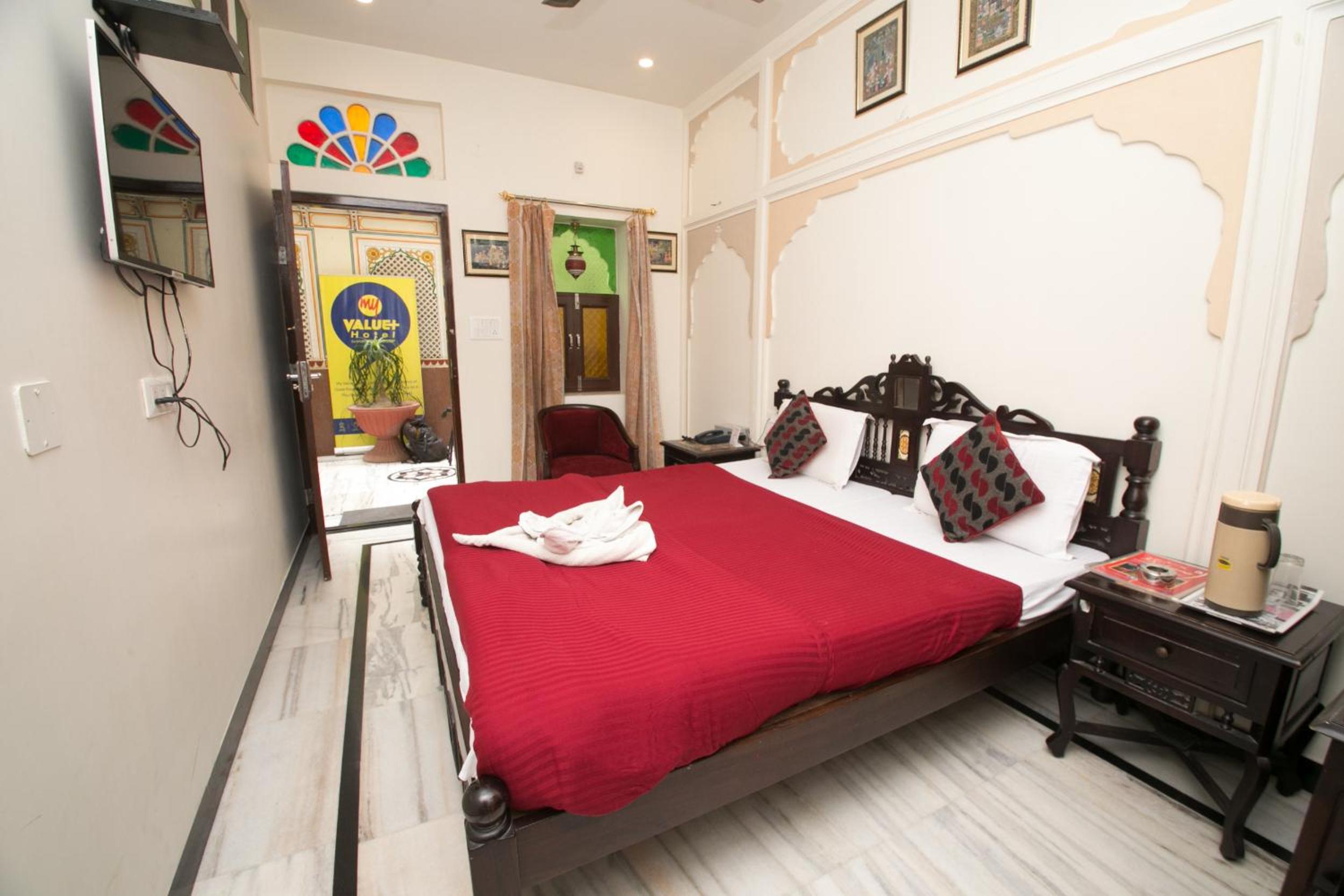 Standard Double Room - 10% off on SURA Cocktails & Cuisines, Enjoy Live Music, Welcome Drink on Arrival and Free Pickup from Railway Station - Photo 7