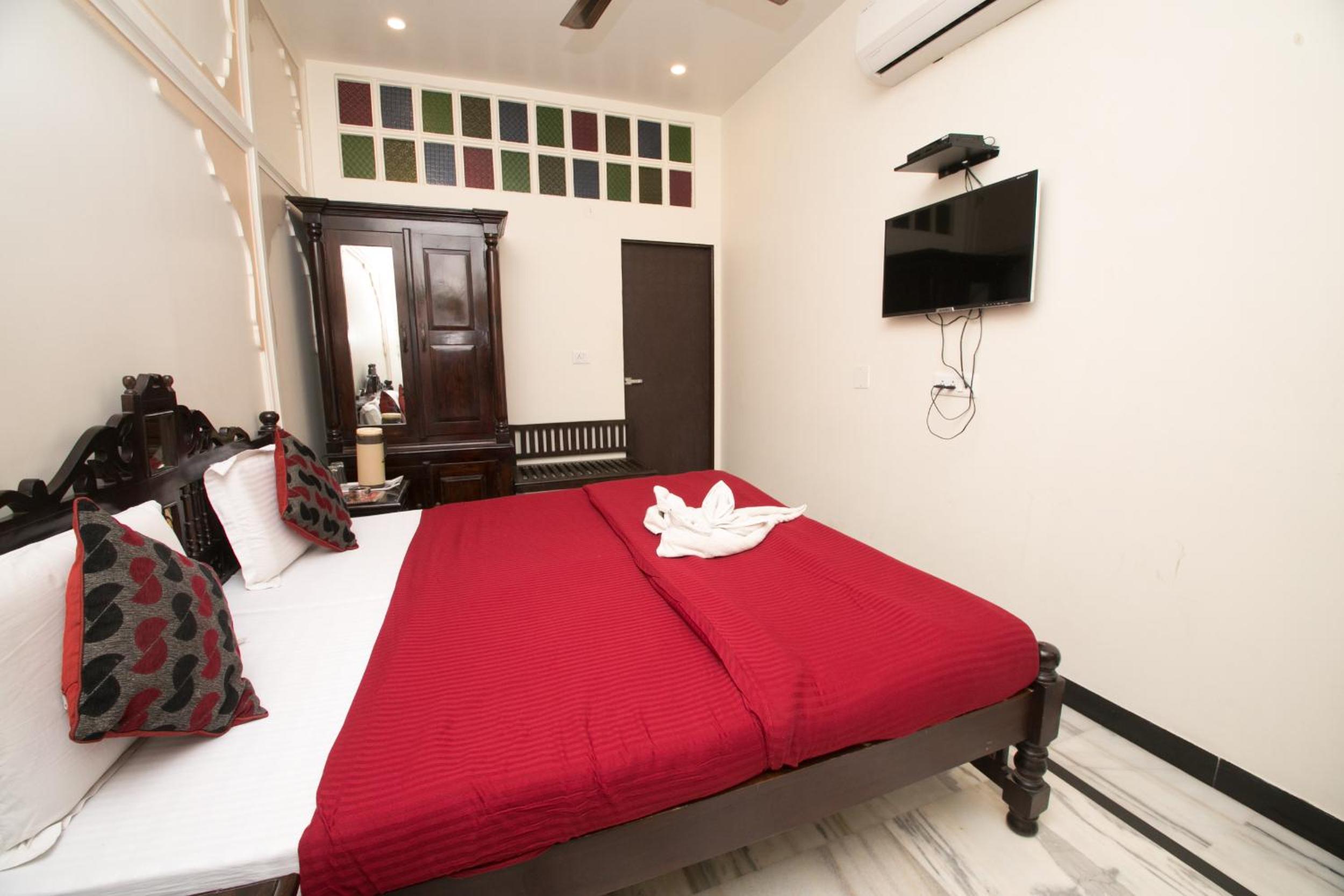 Standard Double Room - 10% off on SURA Cocktails & Cuisines, Enjoy Live Music, Welcome Drink on Arrival and Free Pickup from Railway Station - Photo 1