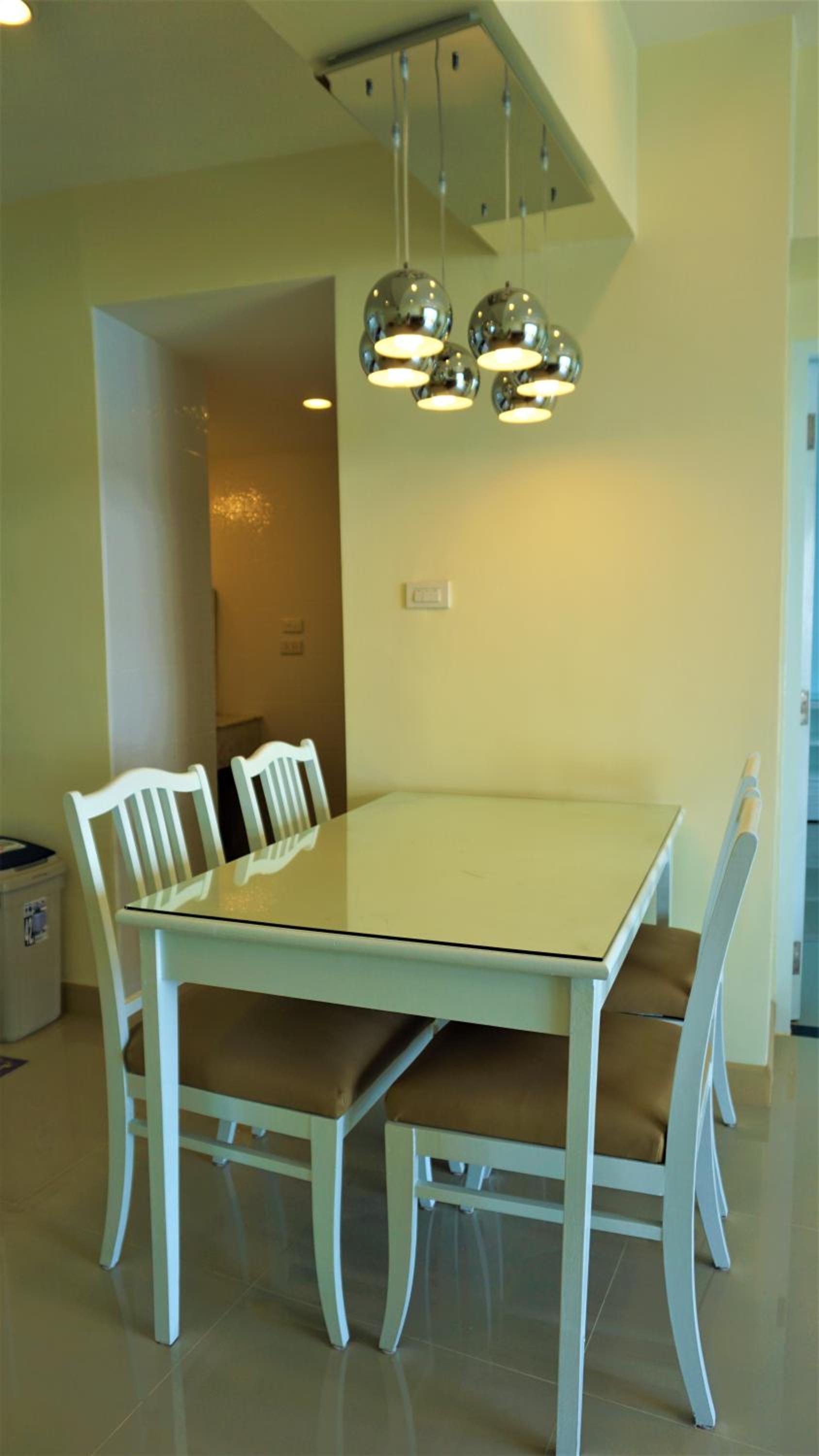One-Bedroom Apartment - Photo 32