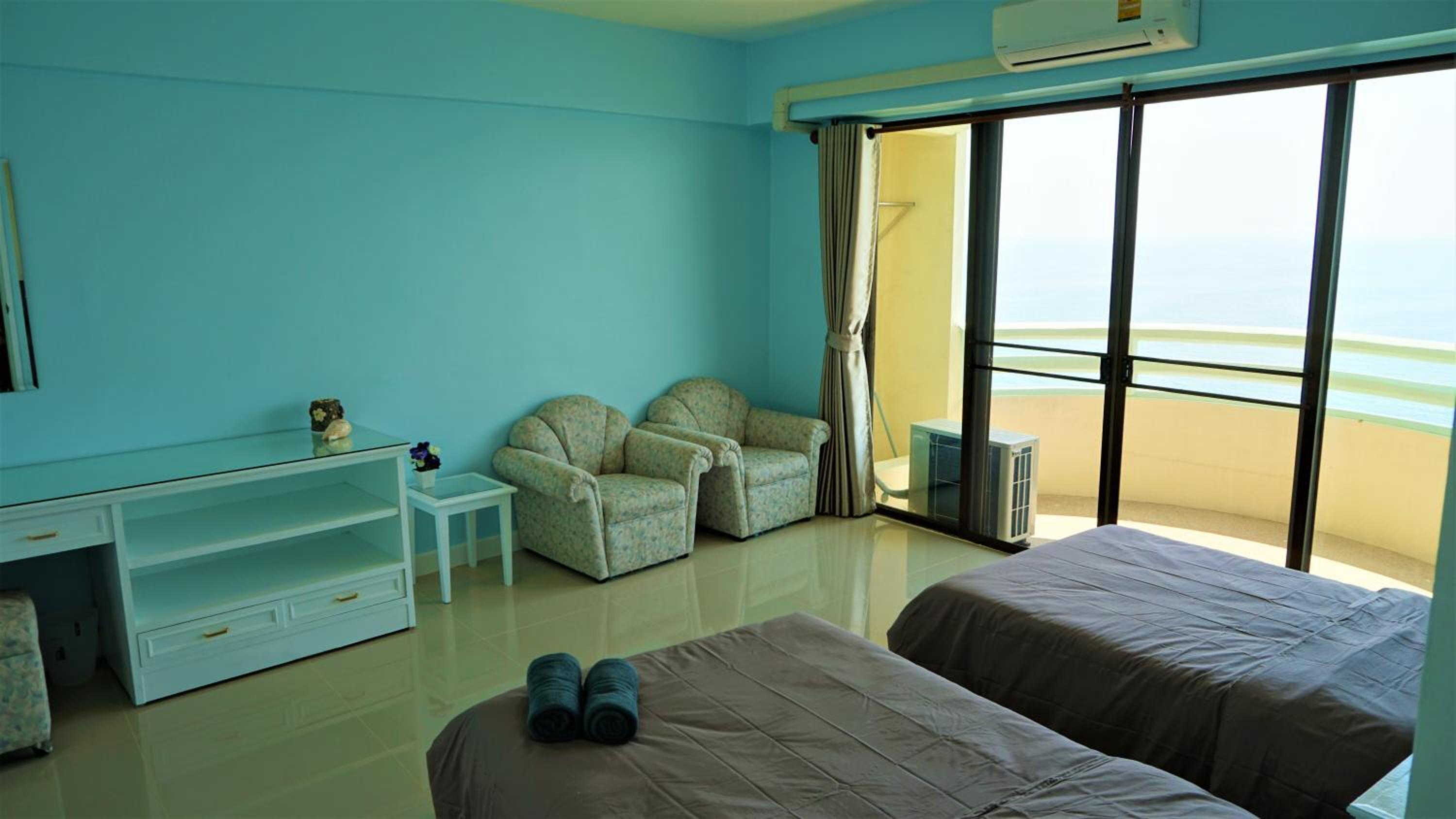 One-Bedroom Apartment - Photo 17
