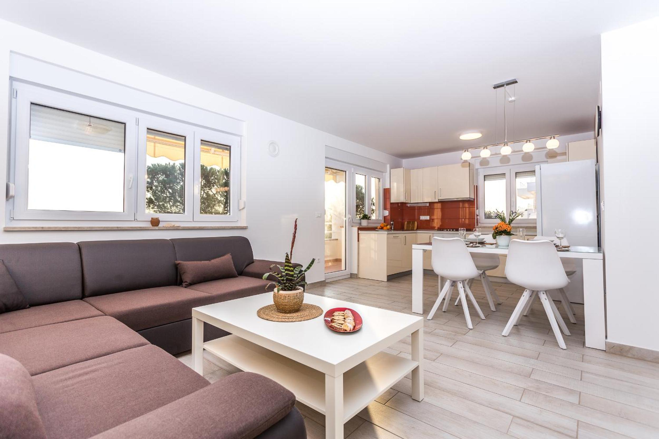 Two-Bedroom Apartment With Sea View photo 2