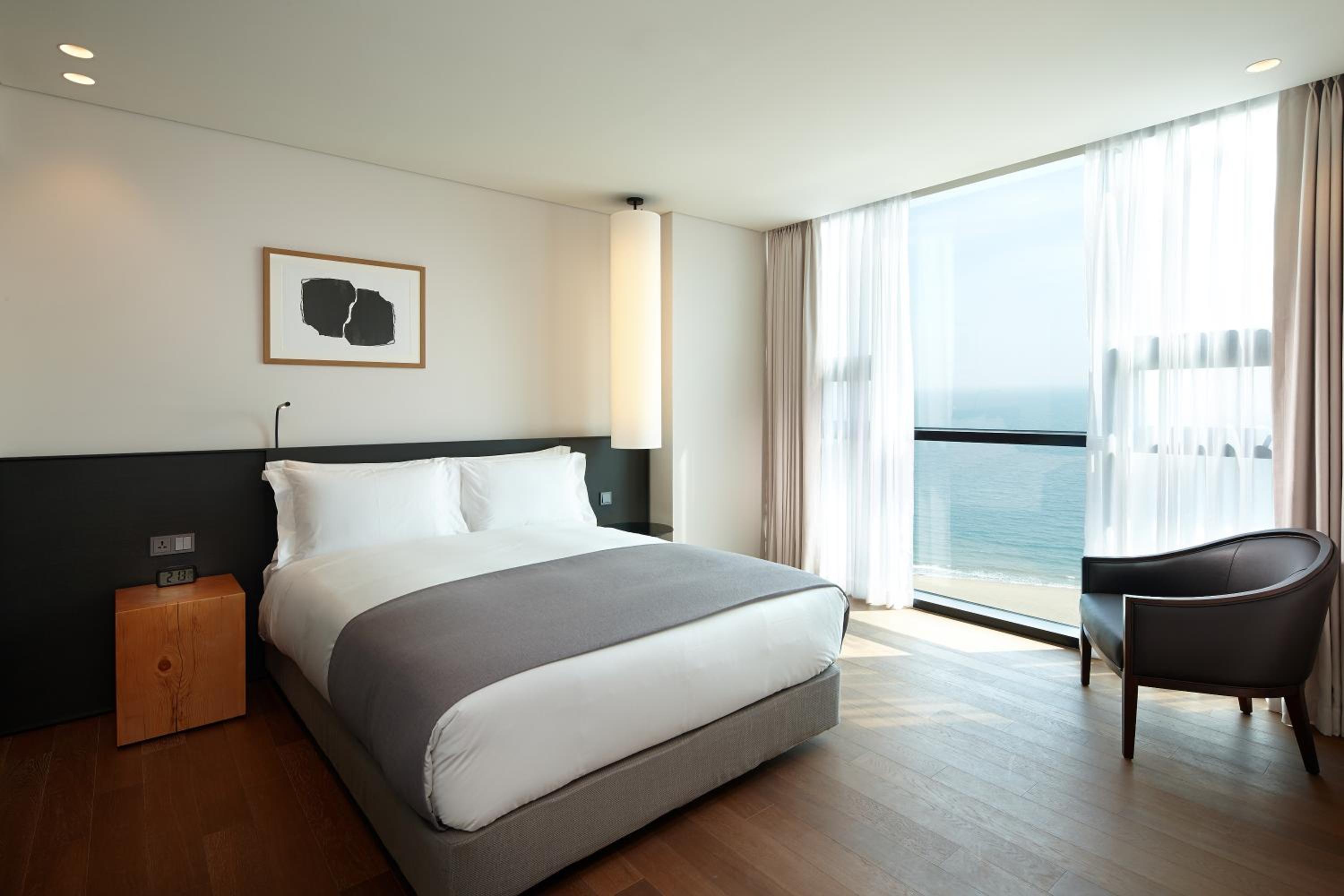 [Duty Free PKG] Grand Suite with Ocean View with One-Time Lotte Duty-Free Voucher