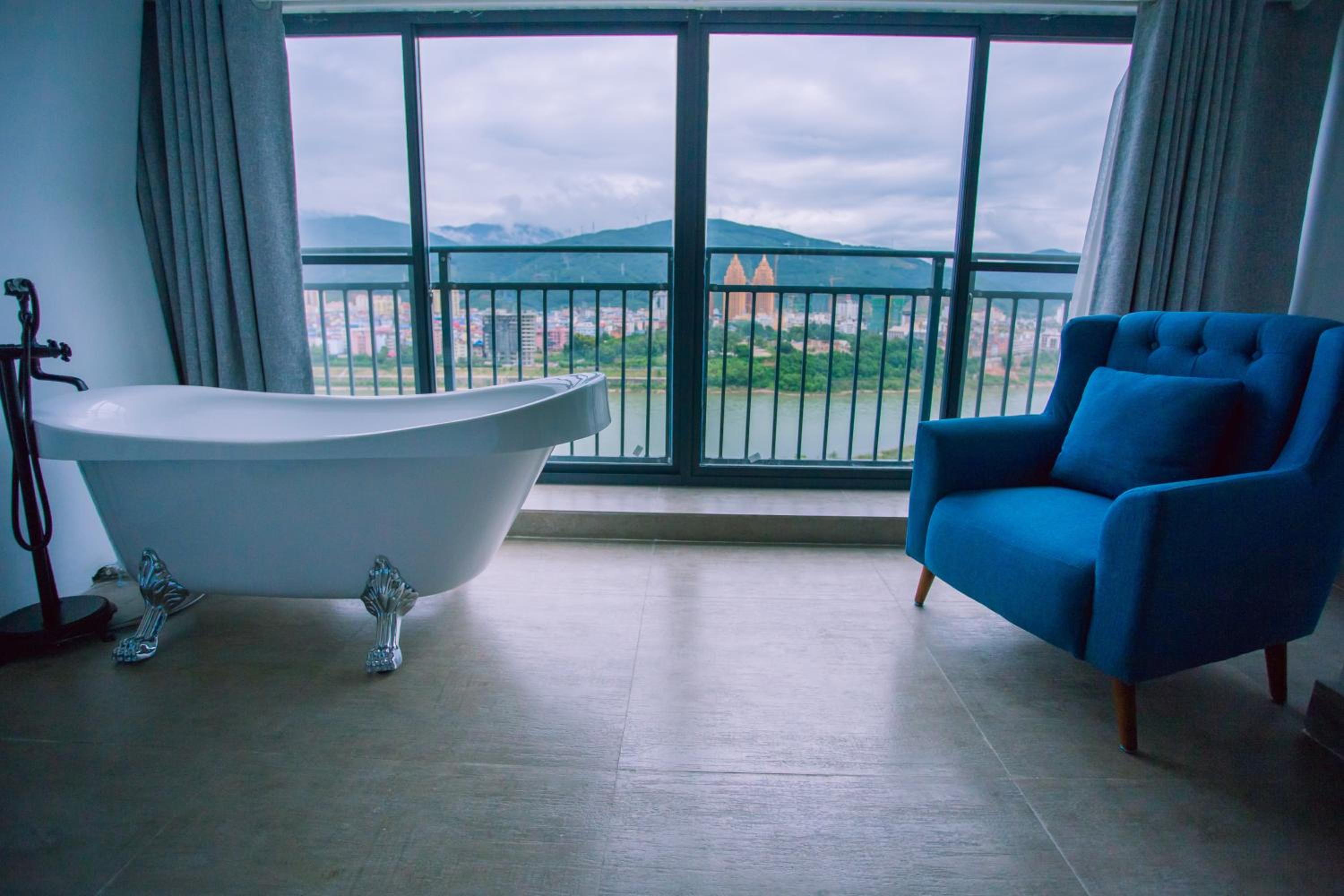 Deluxe Double Room with Bath photo 3