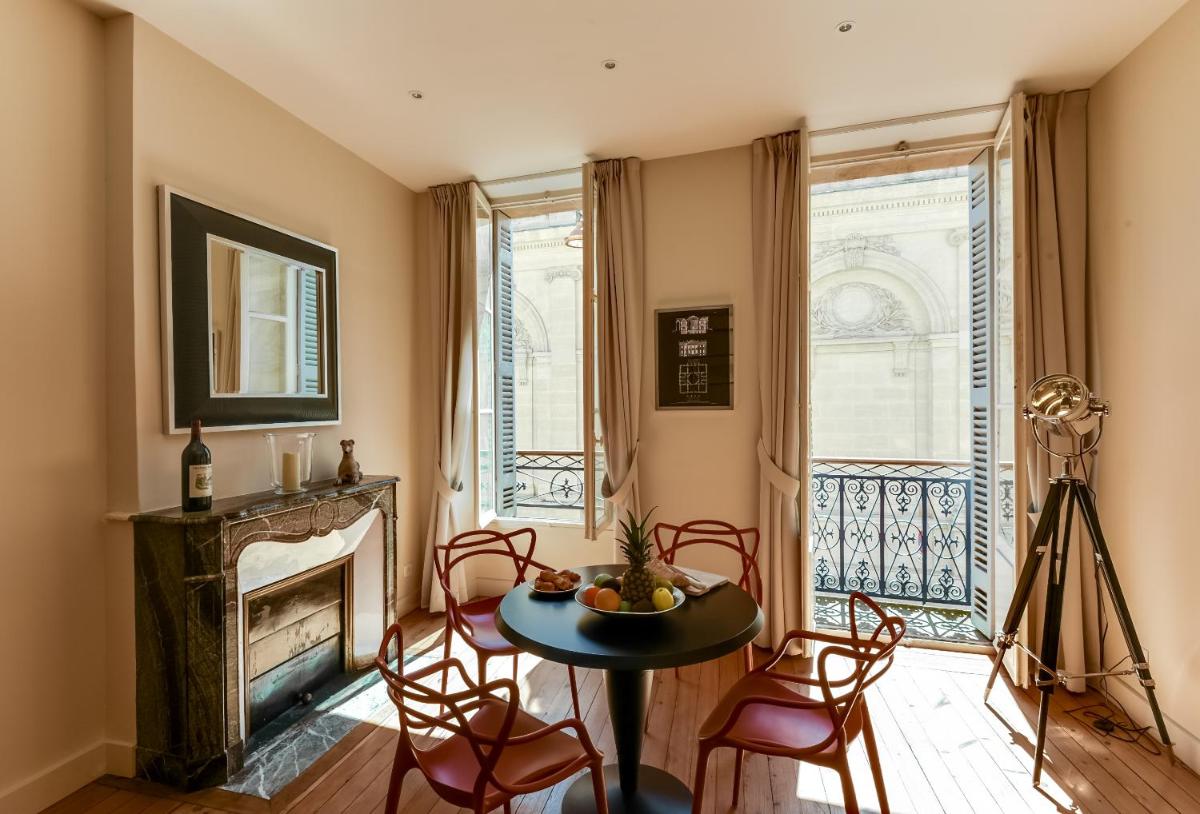 Château Carbonnieux Apartment photo 3