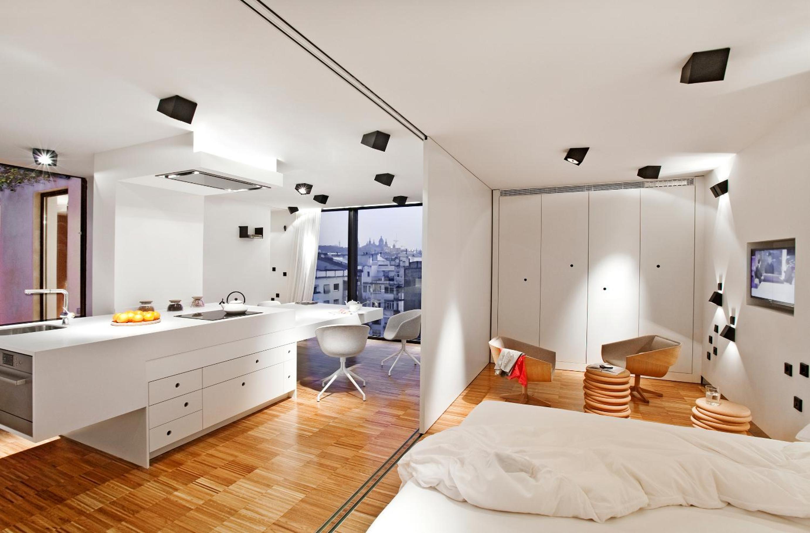 2 Bedroom 2 Bathroom Penthouse with Terrace photo 2