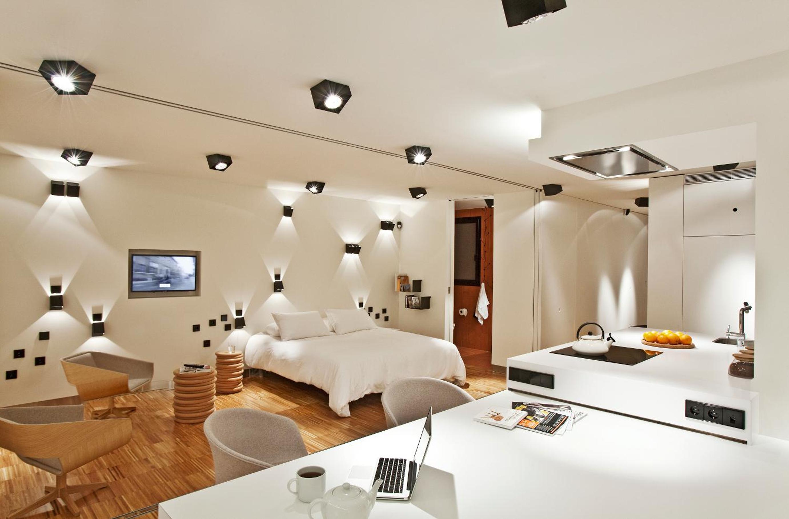 2 Bedroom 2 Bathroom Penthouse with Terrace photo 3